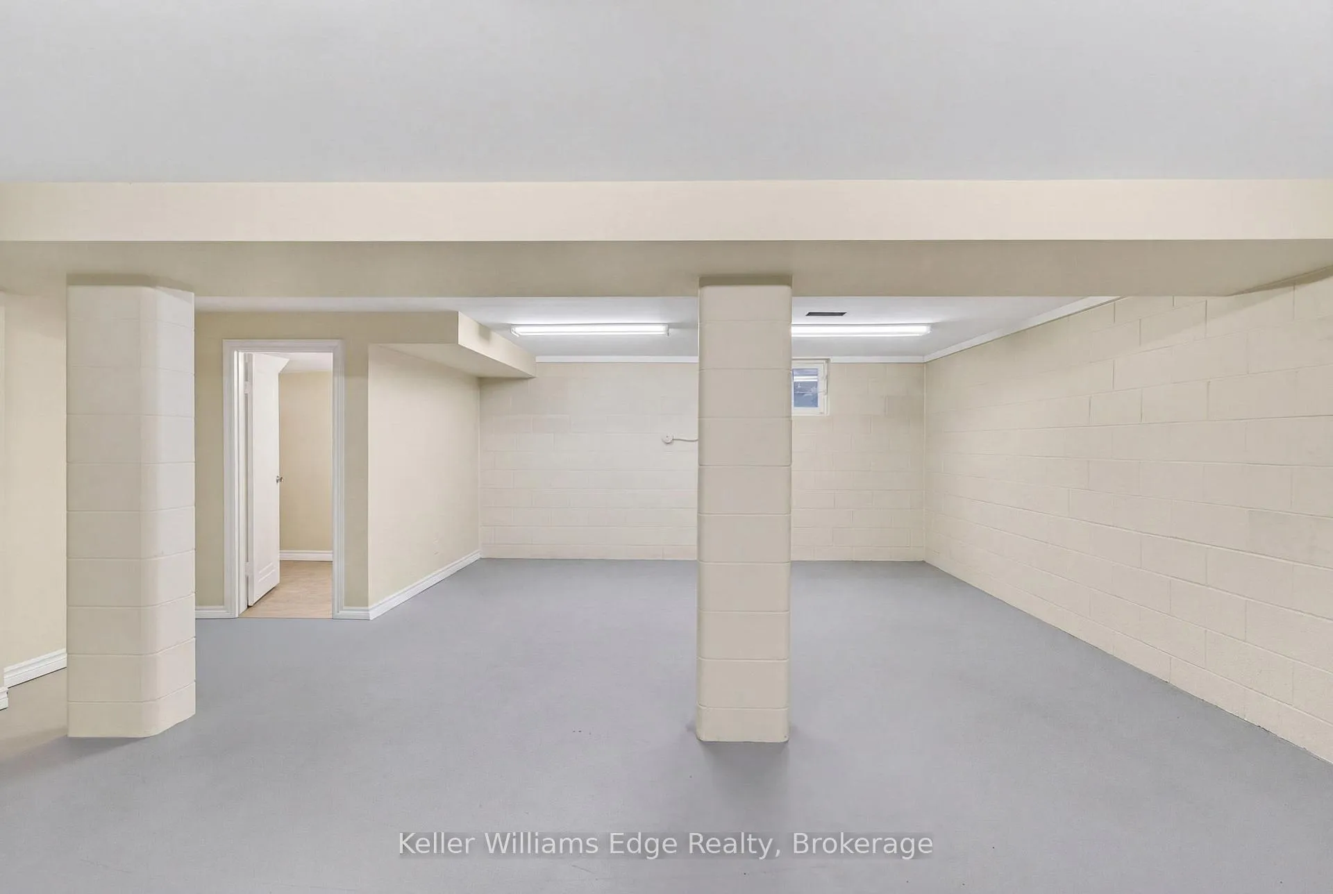 Photo 25 of 187 Council Crescent, Hamilton, Ancaster — HOMEH