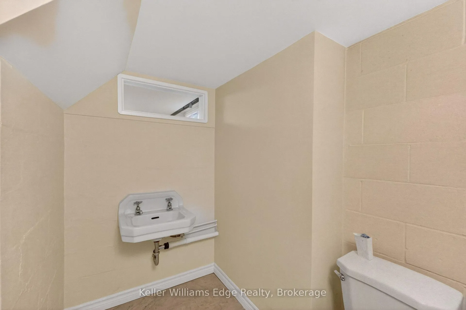 Photo 29 of 187 Council Crescent, Hamilton, Ancaster — HOMEH