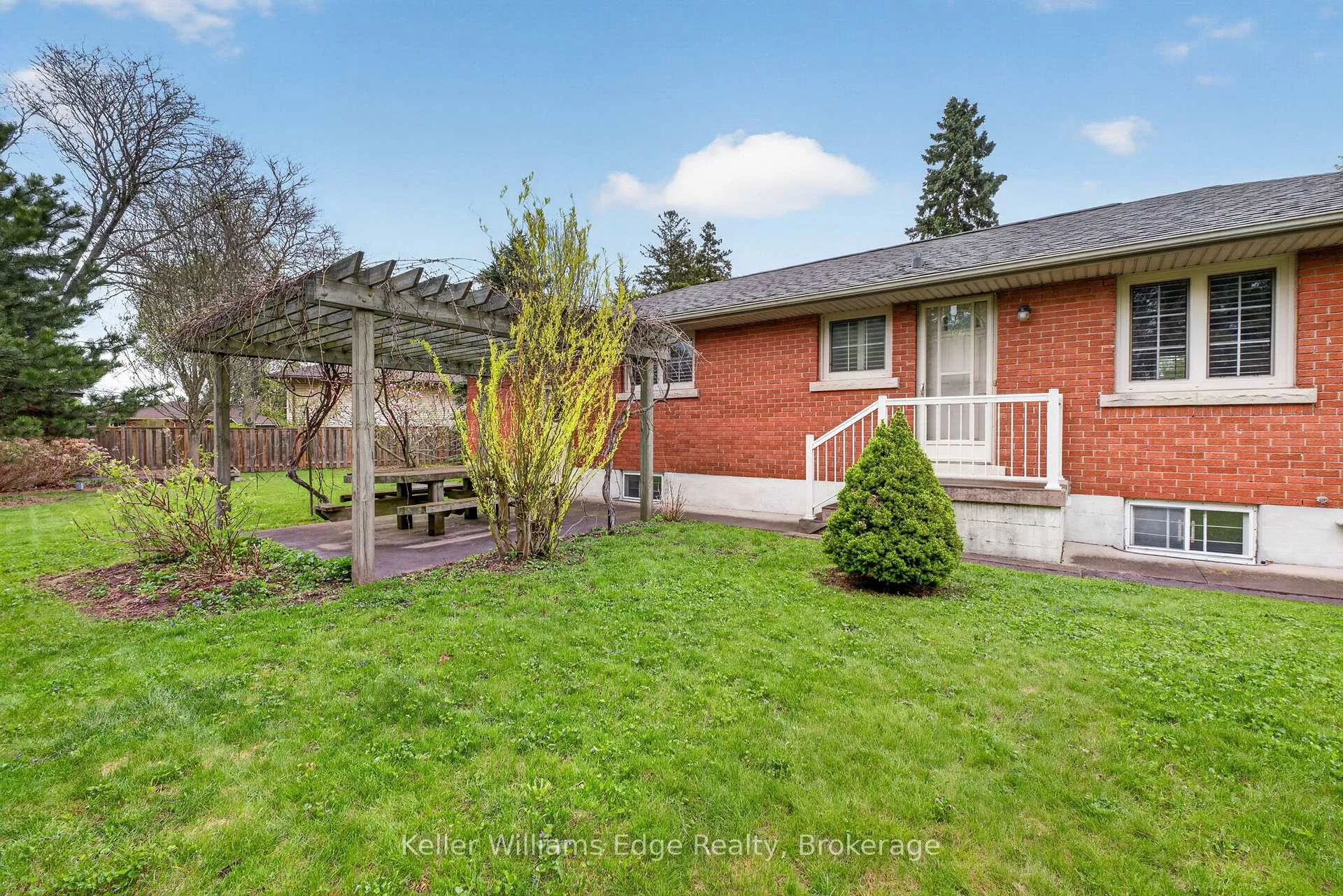 Photo 37 of 187 Council Crescent, Hamilton, Ancaster — HOMEH