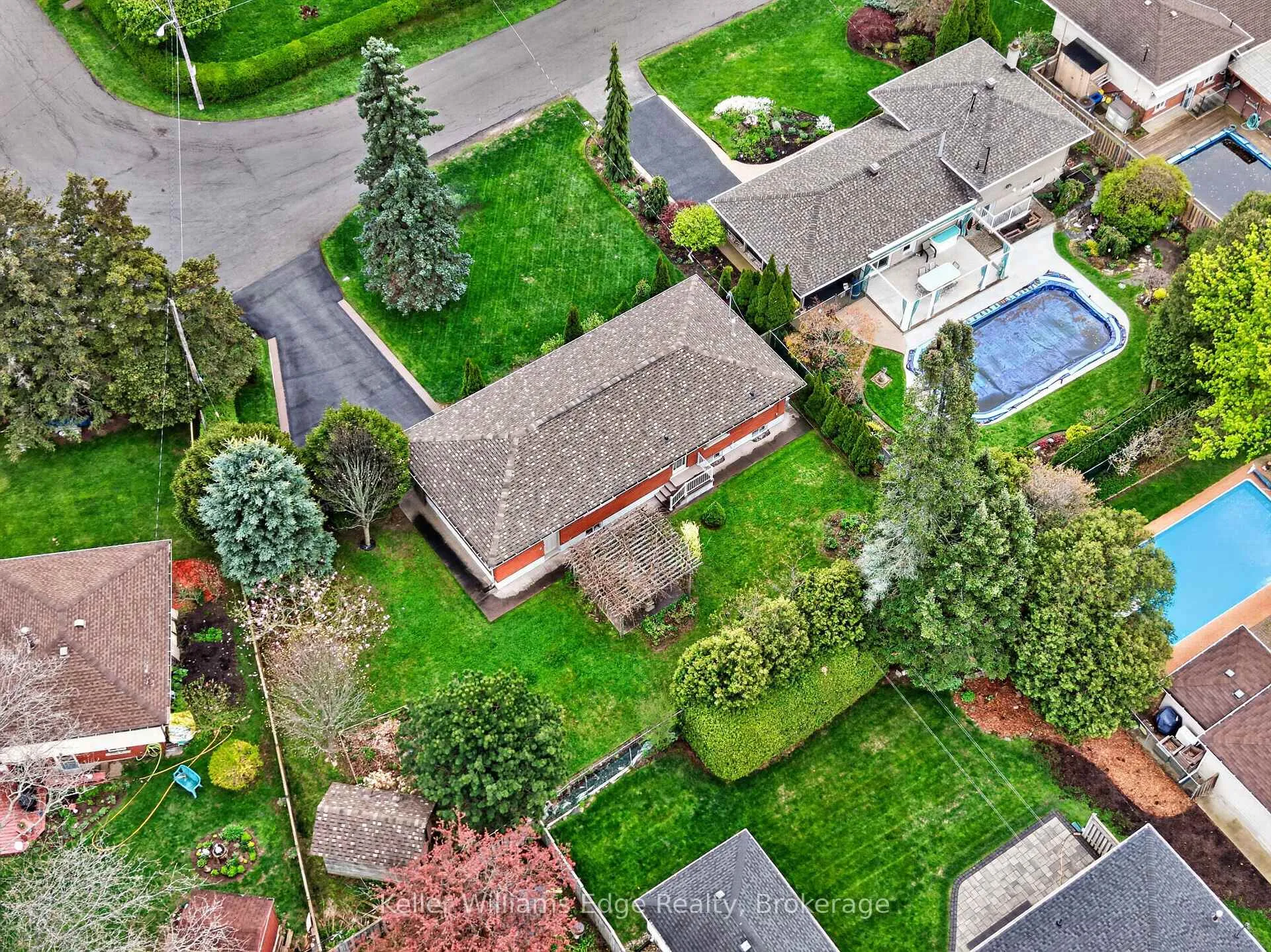 Photo 46 of 187 Council Crescent, Hamilton, Ancaster — HOMEH