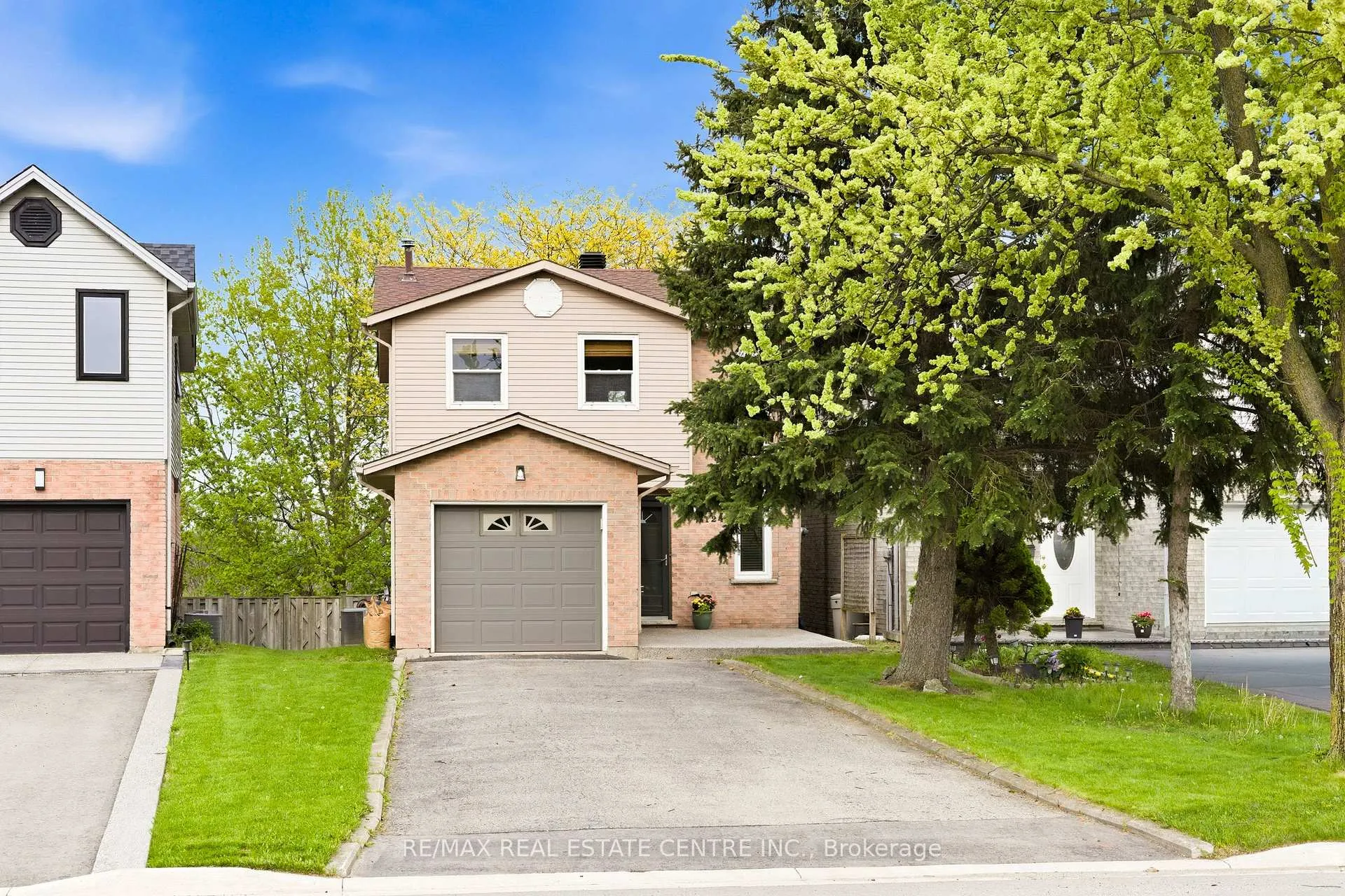 Photo 2 of 3124 Driftwood Drive, Burlington, Headon — HOMEH