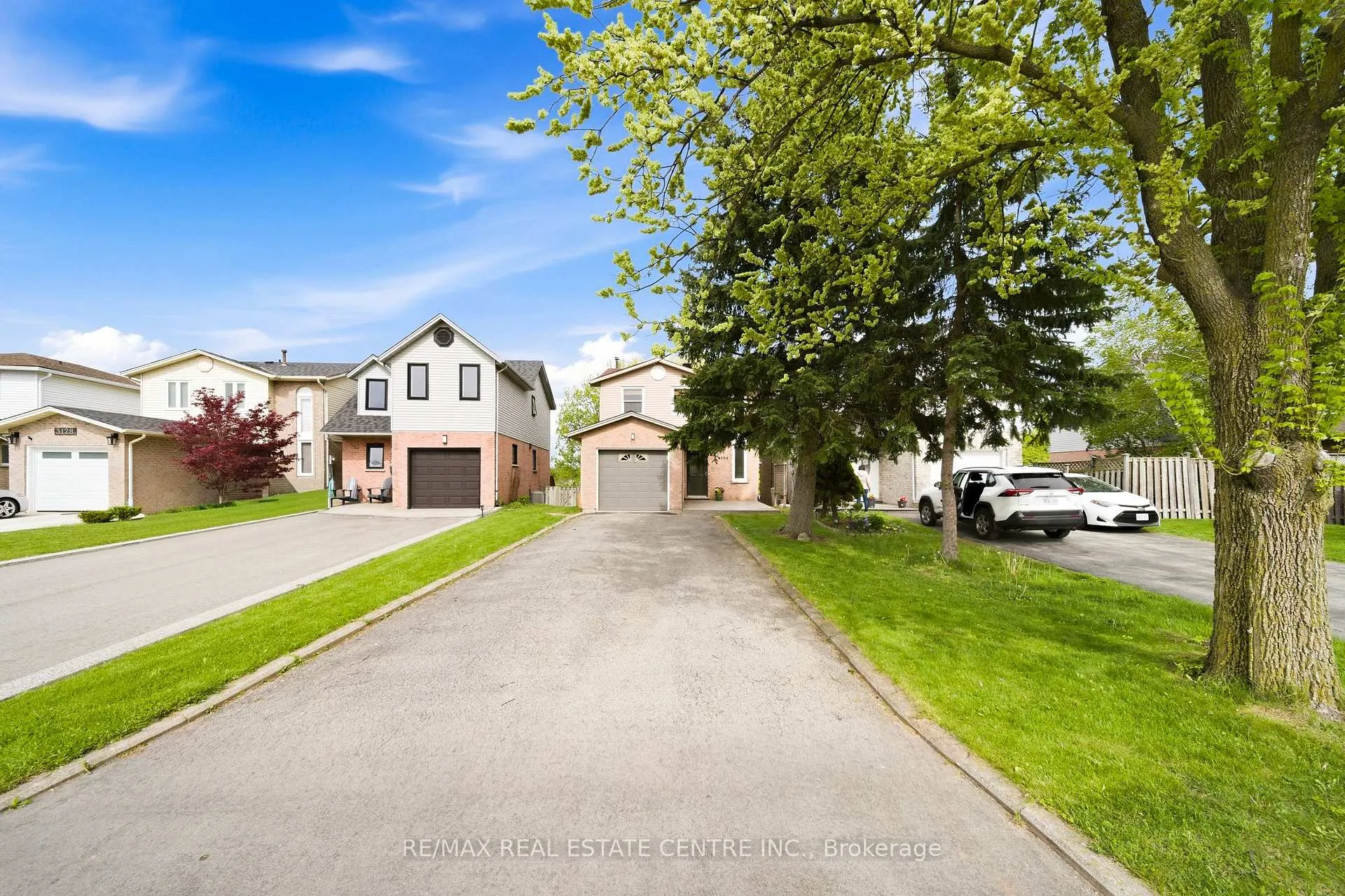 Photo 4 of 3124 Driftwood Drive, Burlington, Headon — HOMEH
