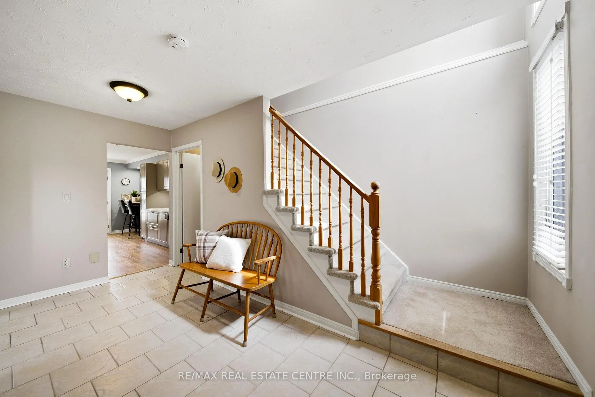 Photo 8 of 3124 Driftwood Drive, Burlington, Headon — HOMEH
