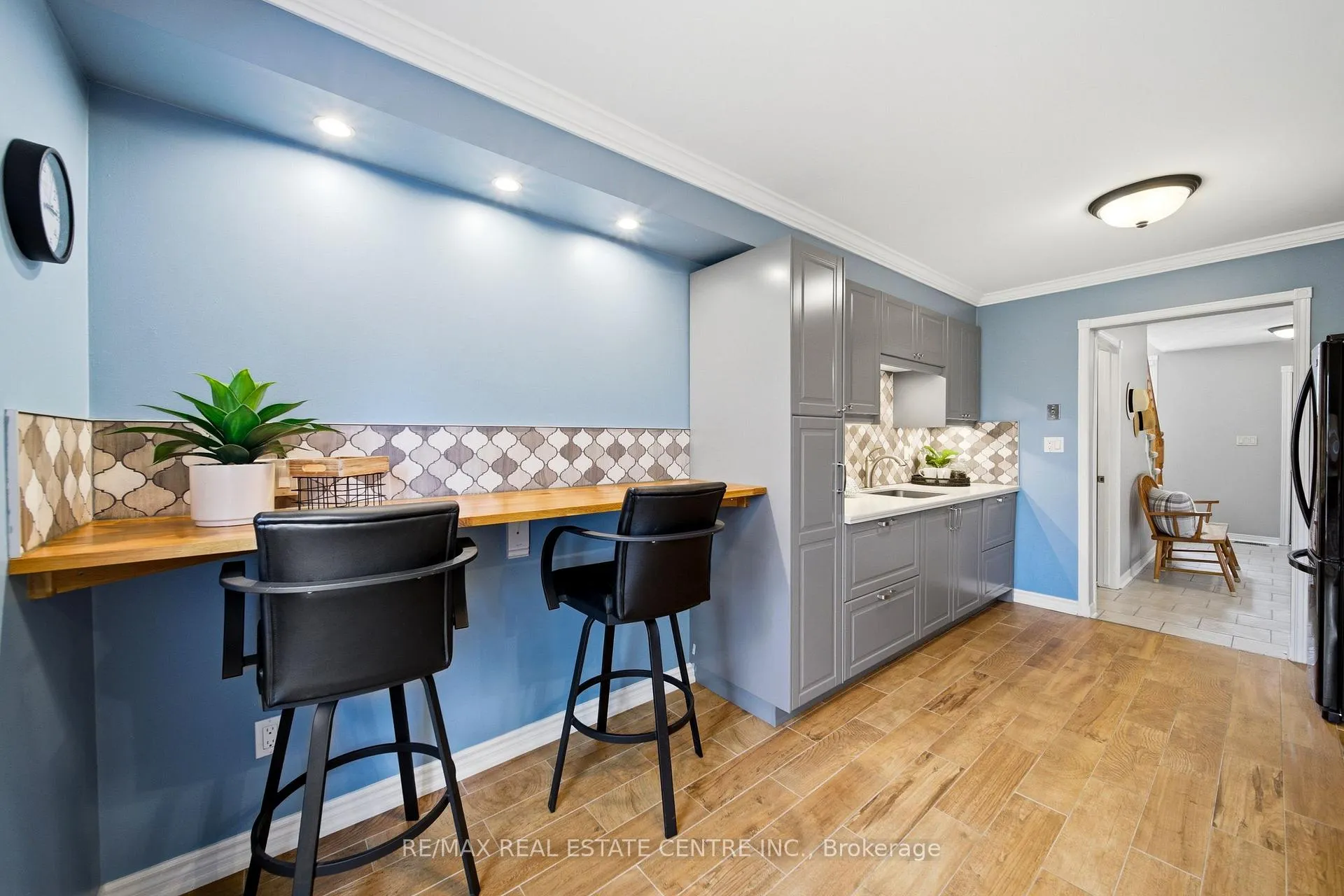 Photo 14 of 3124 Driftwood Drive, Burlington, Headon — HOMEH