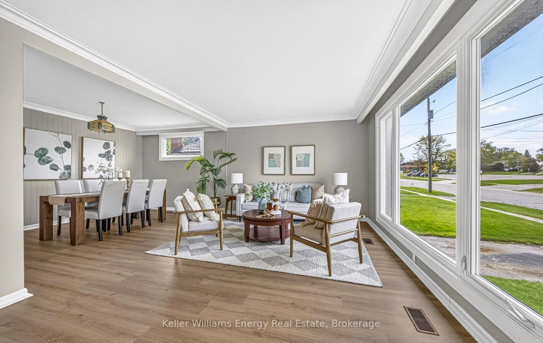 Photo 9 of 249 Thomas Street, Oshawa, Lakeview — HOMEH