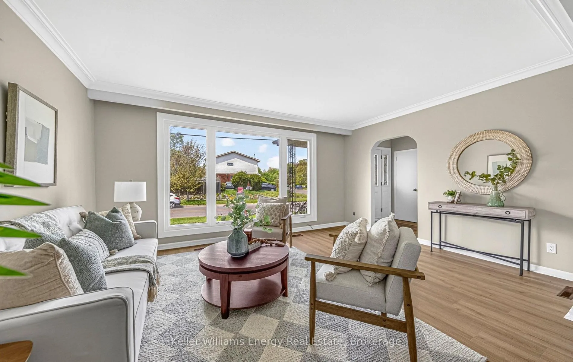 Photo 12 of 249 Thomas Street, Oshawa, Lakeview — HOMEH