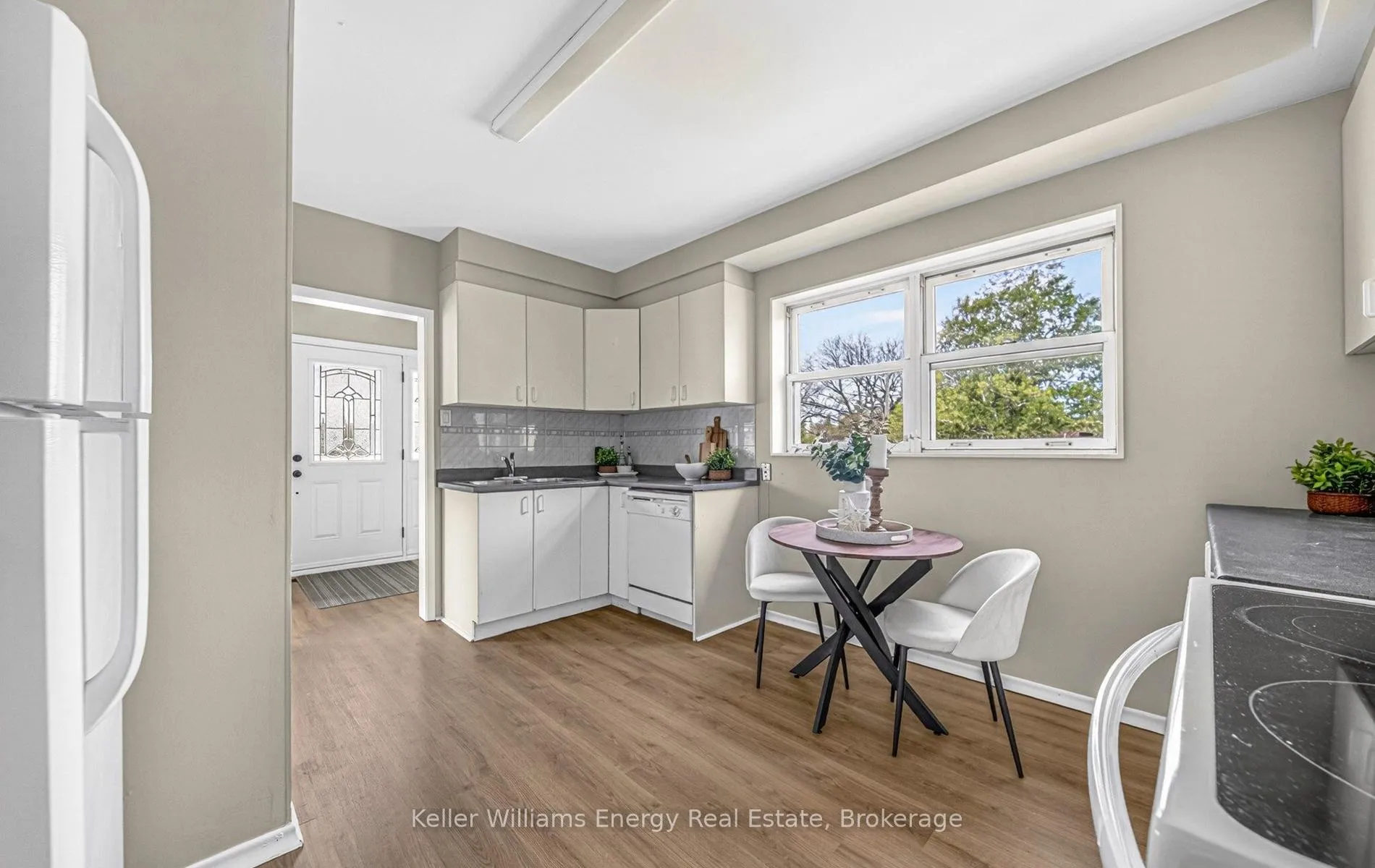 Photo 16 of 249 Thomas Street, Oshawa, Lakeview — HOMEH