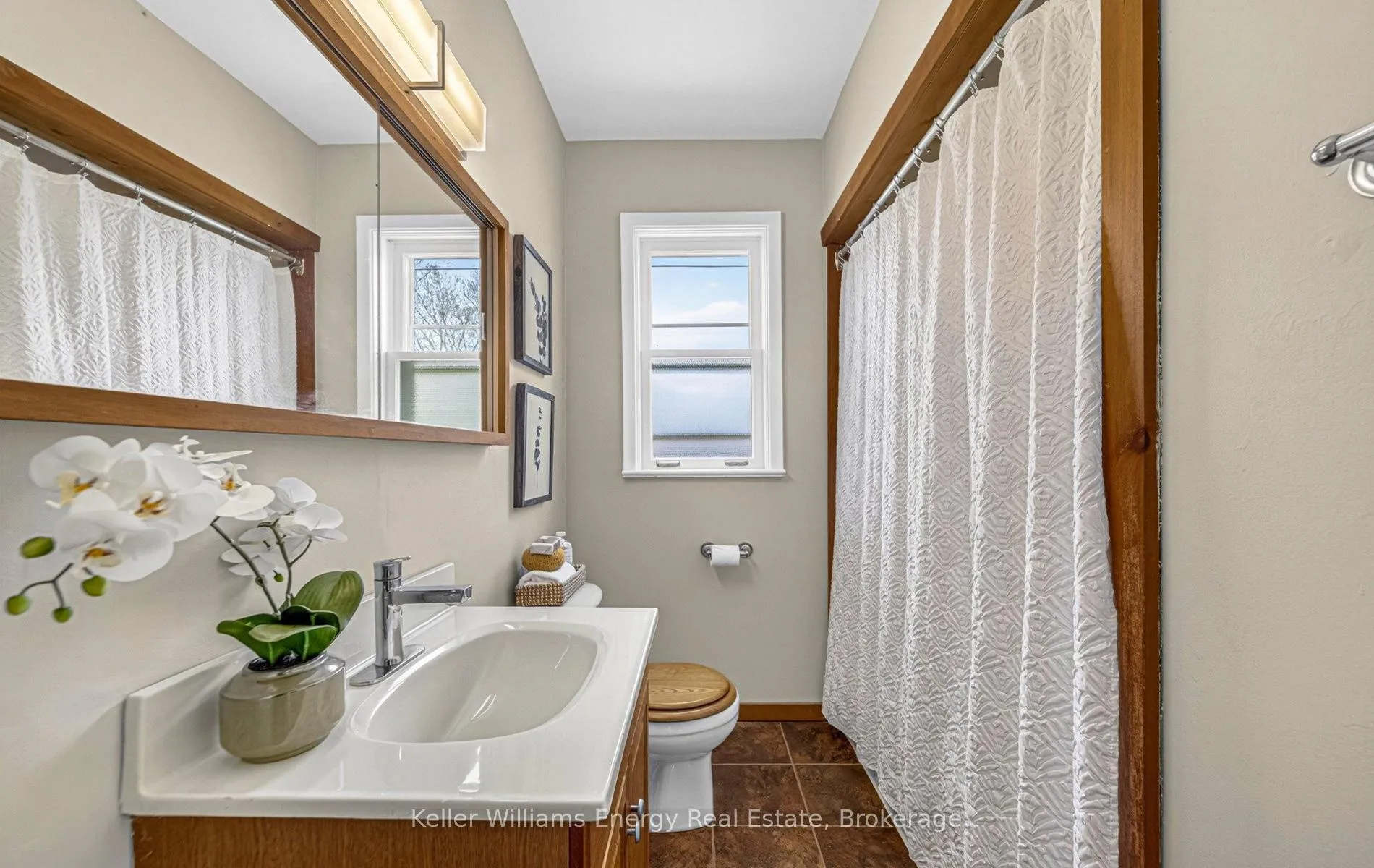 Photo 20 of 249 Thomas Street, Oshawa, Lakeview — HOMEH