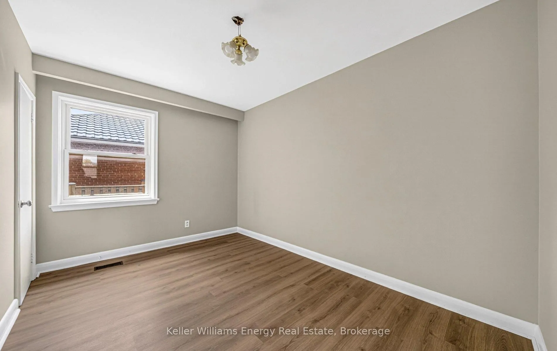 Photo 25 of 249 Thomas Street, Oshawa, Lakeview — HOMEH