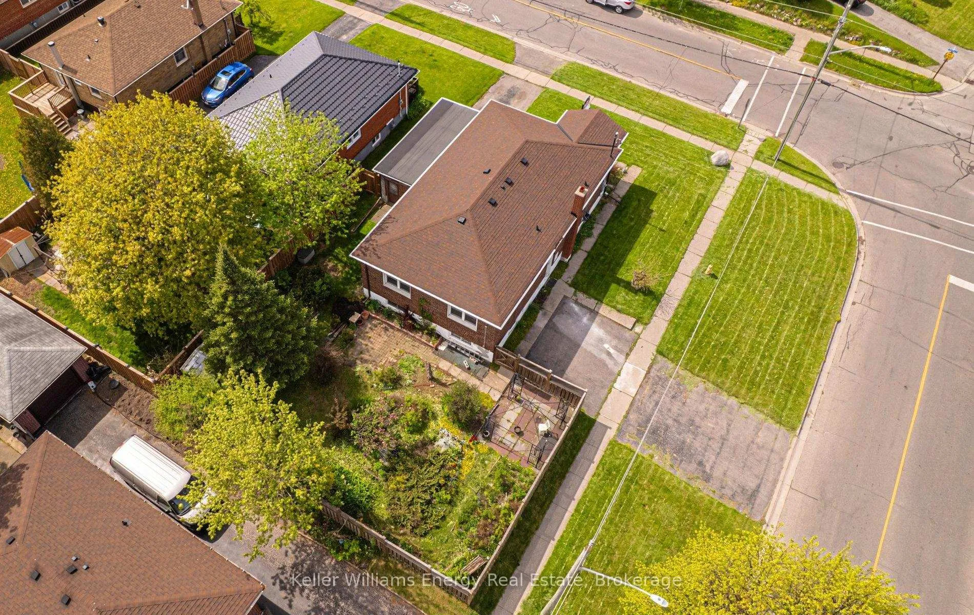 Photo 37 of 249 Thomas Street, Oshawa, Lakeview — HOMEH