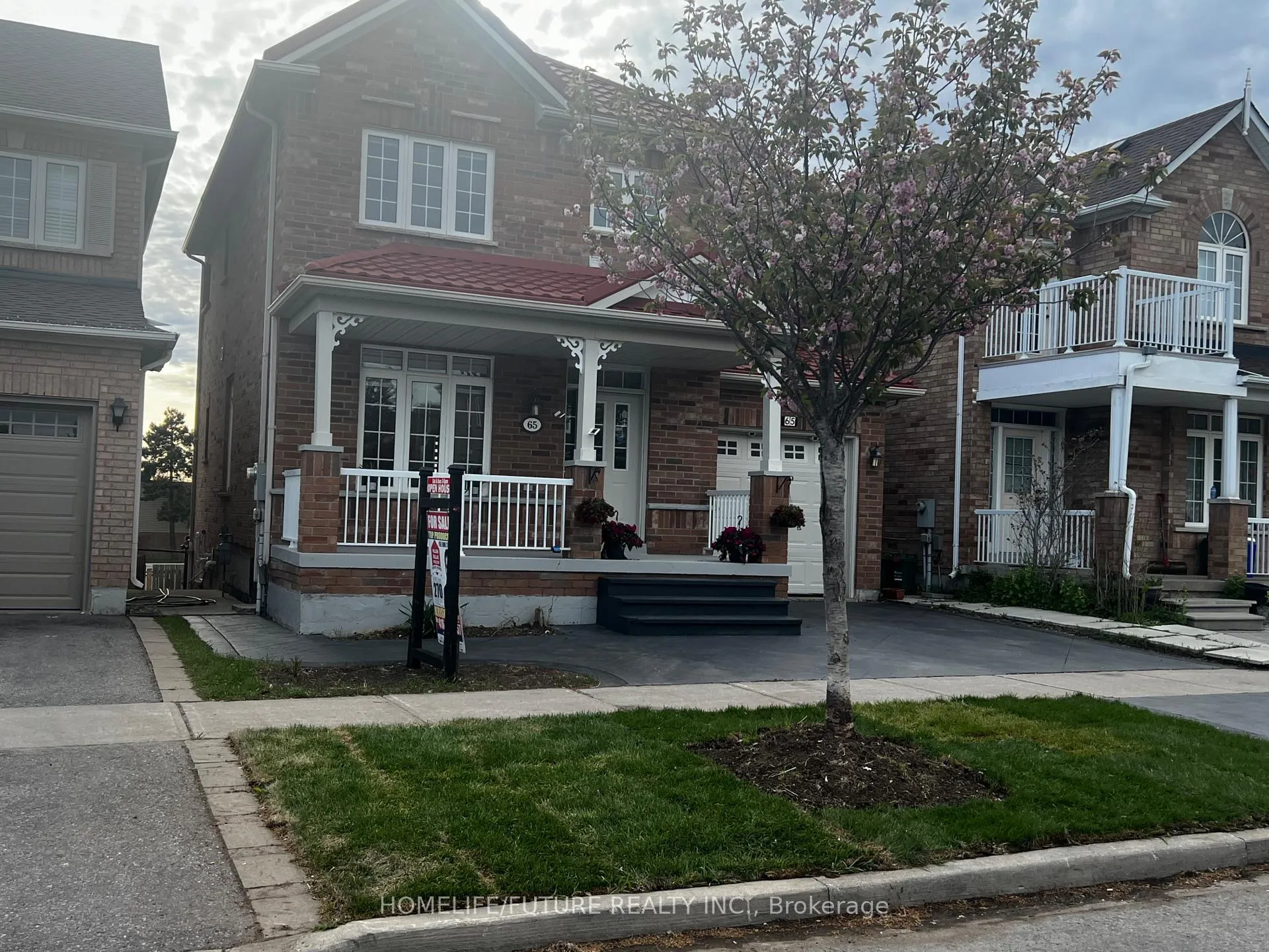 Photo 3 of 65 Maple Ridge Crescent, Markham, Greensborough — HOMEH