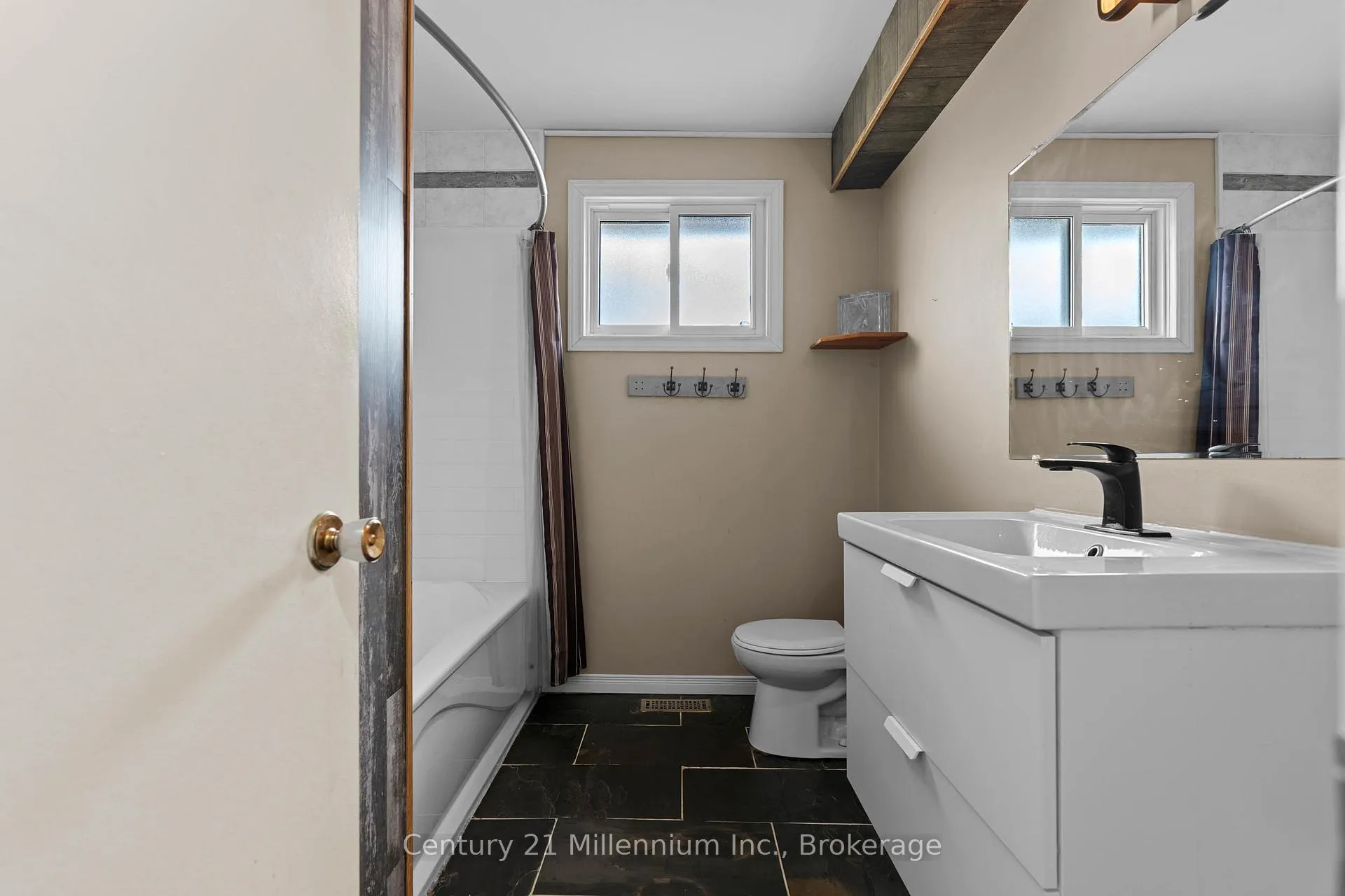 Photo 23 of 1025 12th Street E, Owen Sound — HOMEH