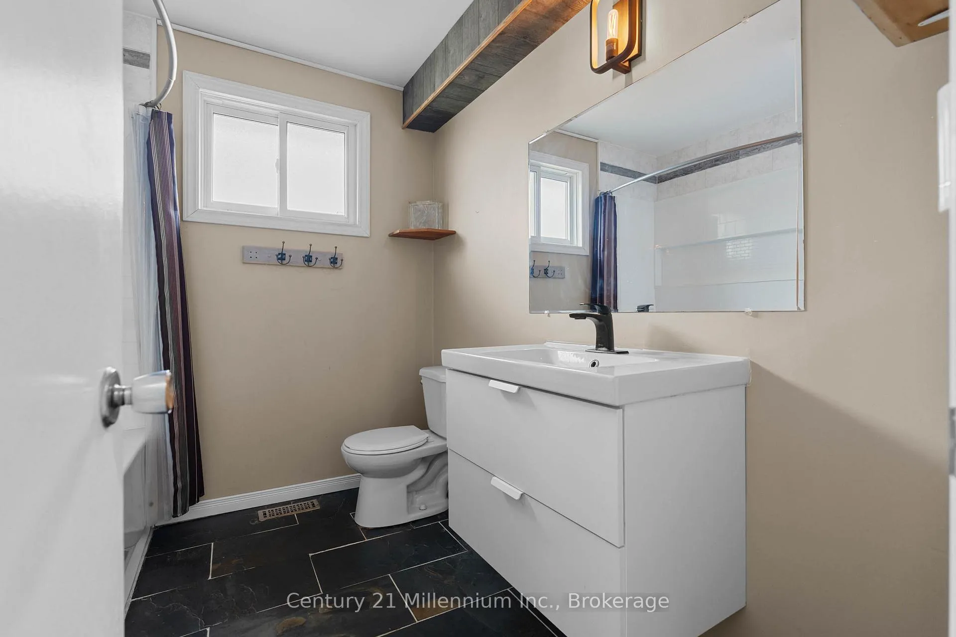 Photo 24 of 1025 12th Street E, Owen Sound — HOMEH