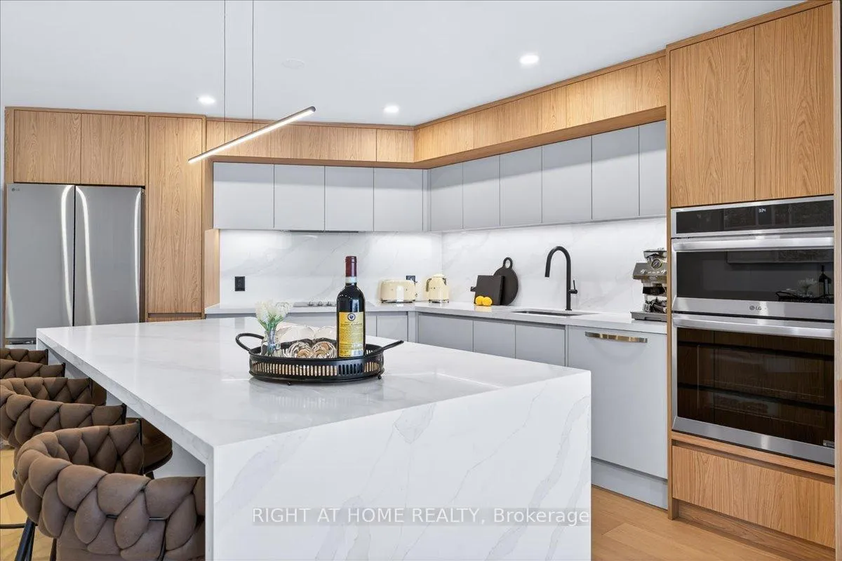 Front of Unit 501, 85 Skymark Drive