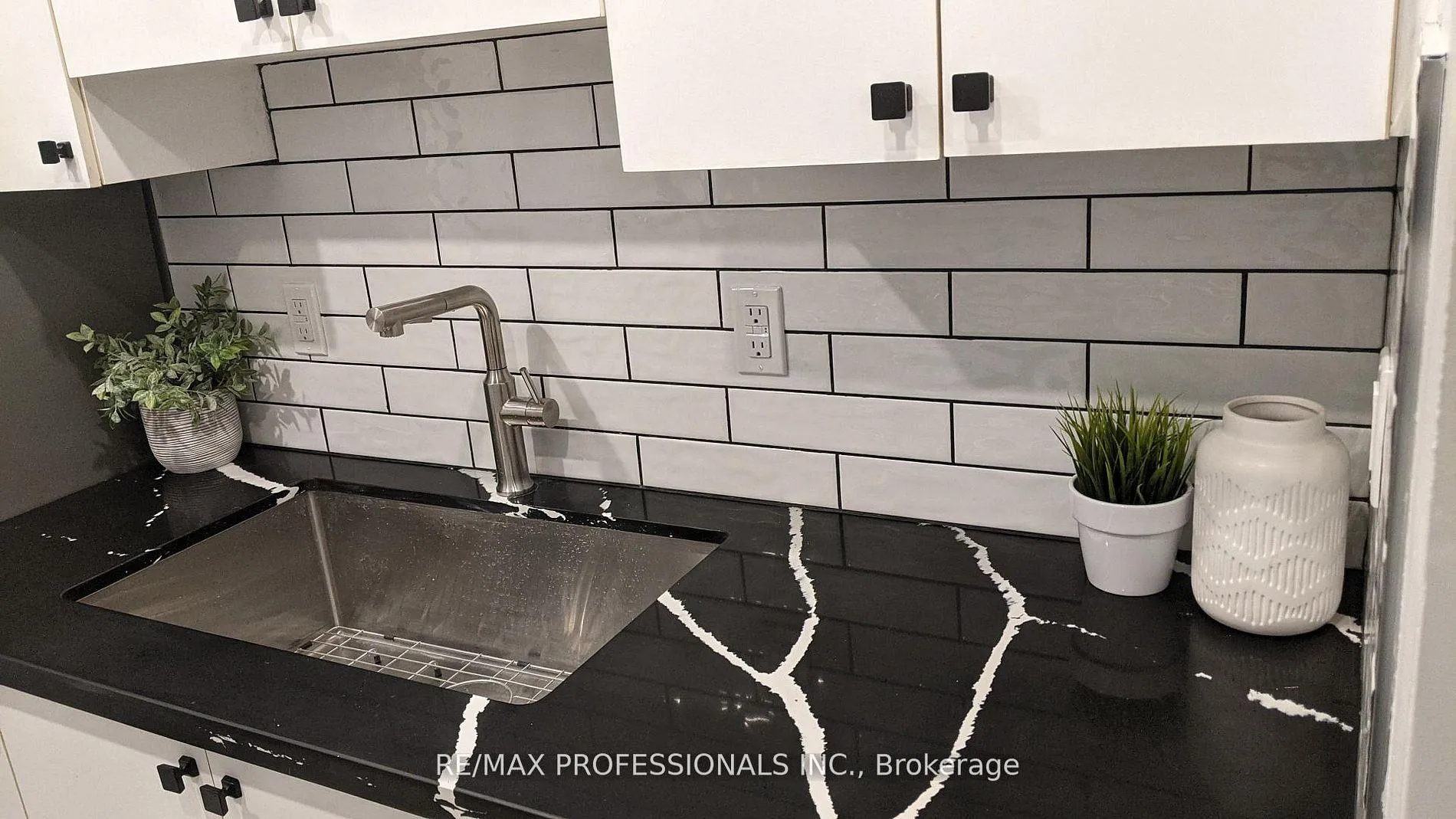 Photo 9 of Unit 105, 412 Jarvis Street, Toronto, Church-Yonge Corridor — HOMEH