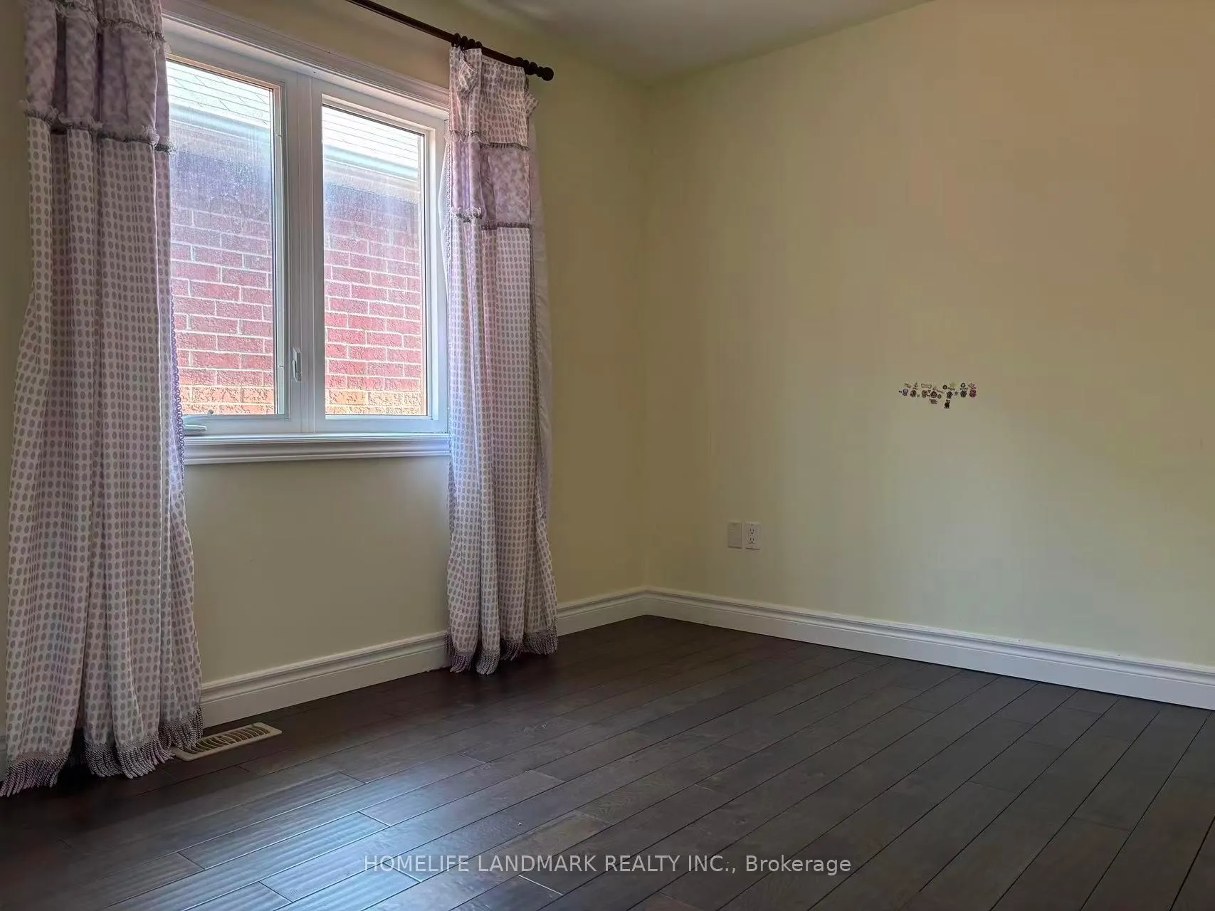 Photo 5 of 36 Alex Black Street, Vaughan, Patterson — HOMEH