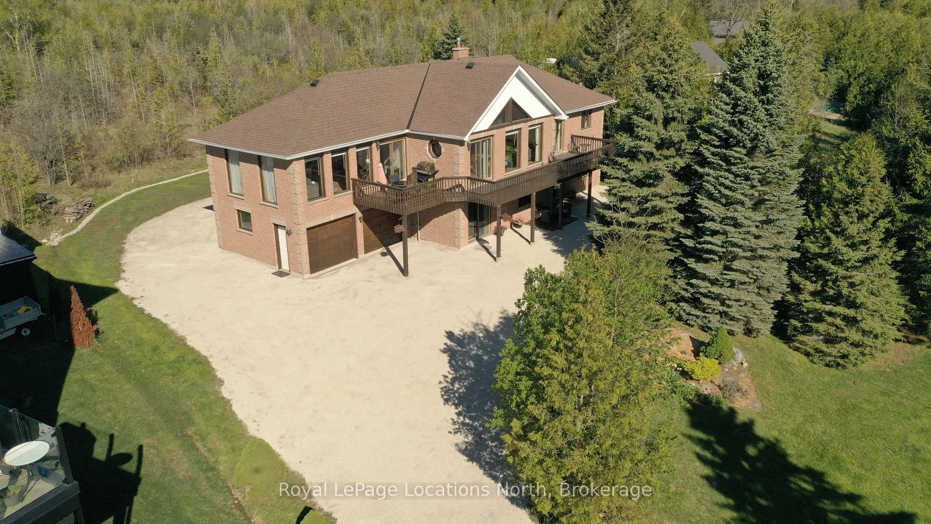 Photo 3 of 252 Lakeshore Road N, Meaford — HOMEH