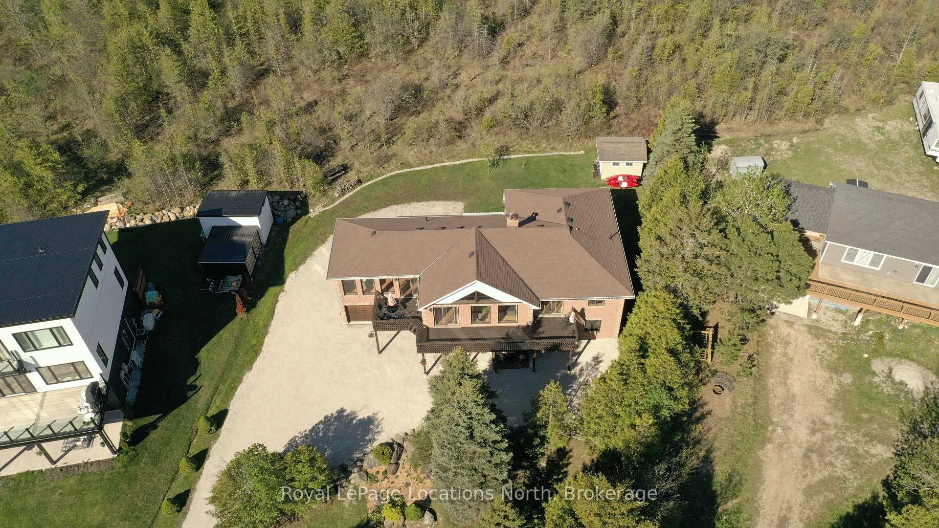 Photo 5 of 252 Lakeshore Road N, Meaford — HOMEH