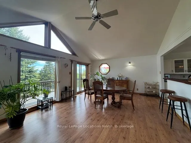 Photo 16 of 252 Lakeshore Road N, Meaford — HOMEH