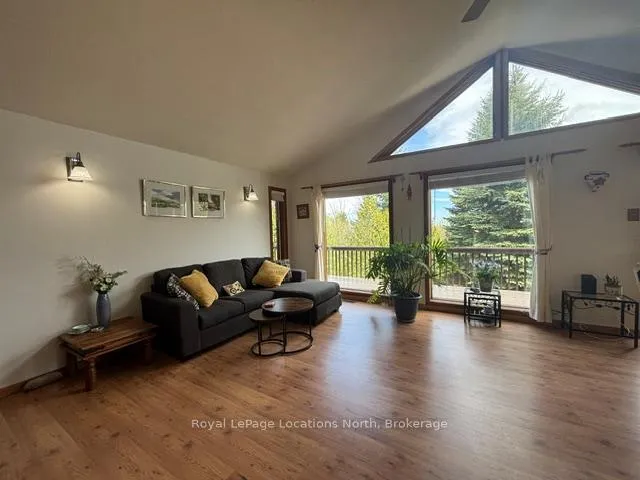 Photo 17 of 252 Lakeshore Road N, Meaford — HOMEH