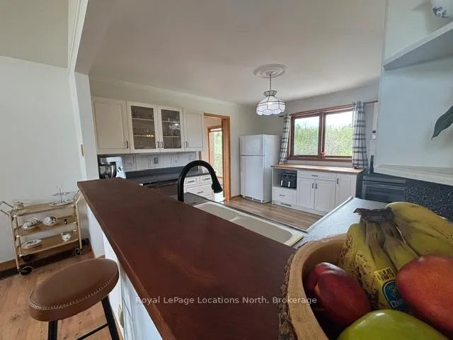Photo 21 of 252 Lakeshore Road N, Meaford — HOMEH