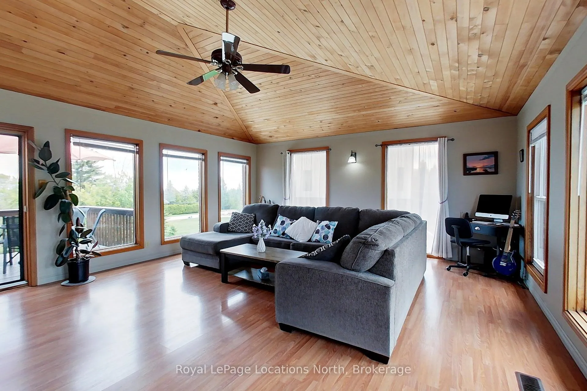 Photo 22 of 252 Lakeshore Road N, Meaford — HOMEH
