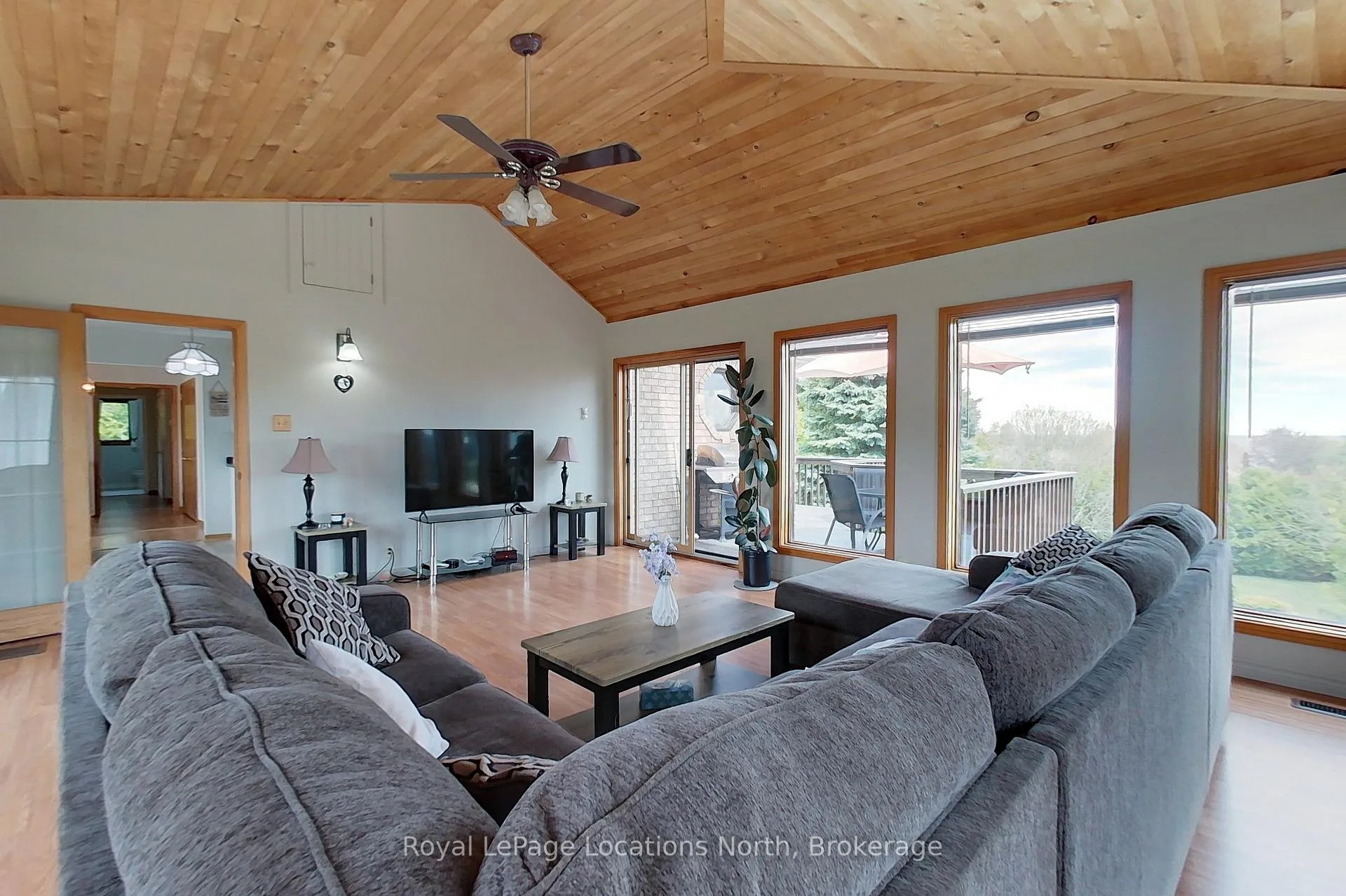 Photo 23 of 252 Lakeshore Road N, Meaford — HOMEH