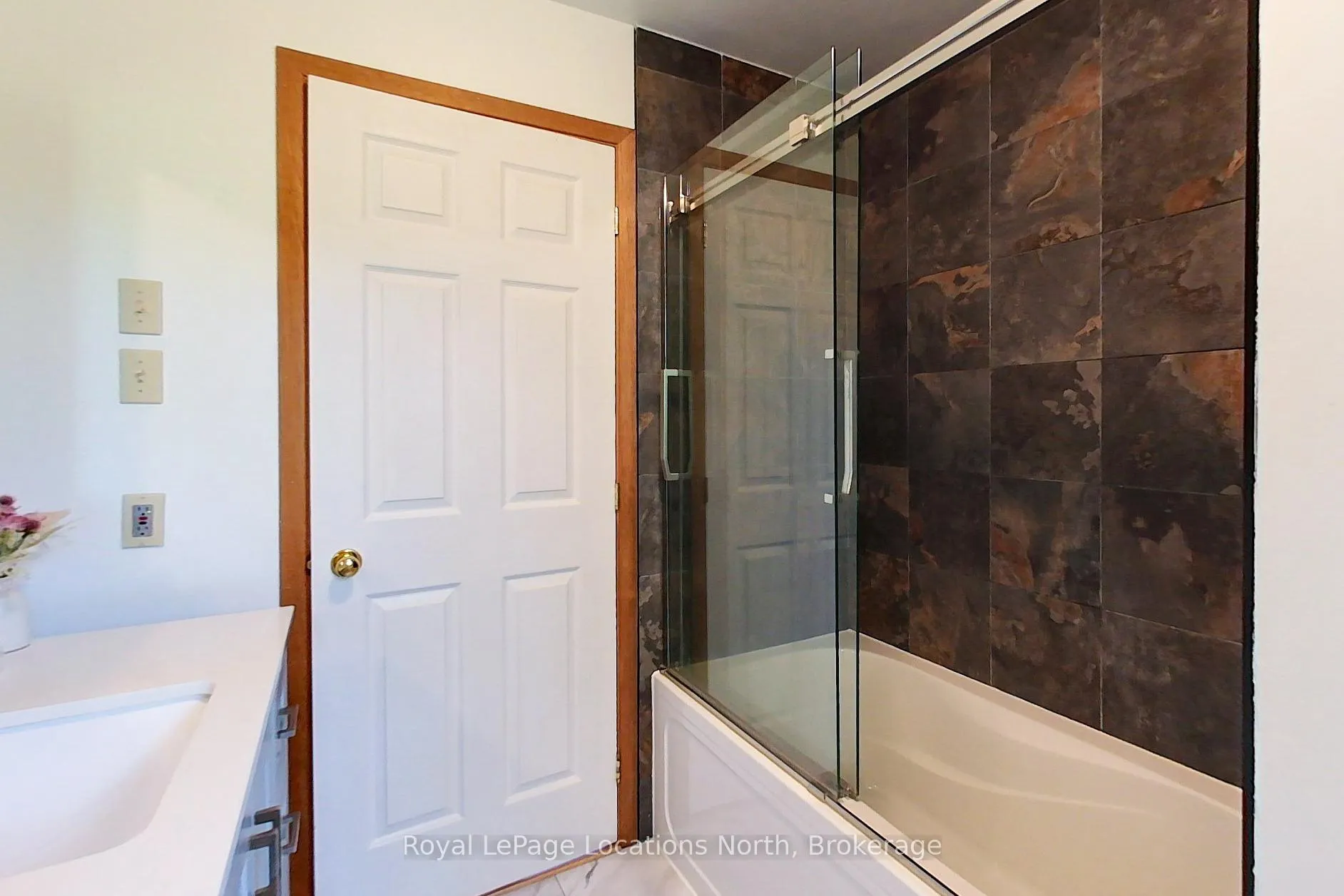 Photo 29 of 252 Lakeshore Road N, Meaford — HOMEH