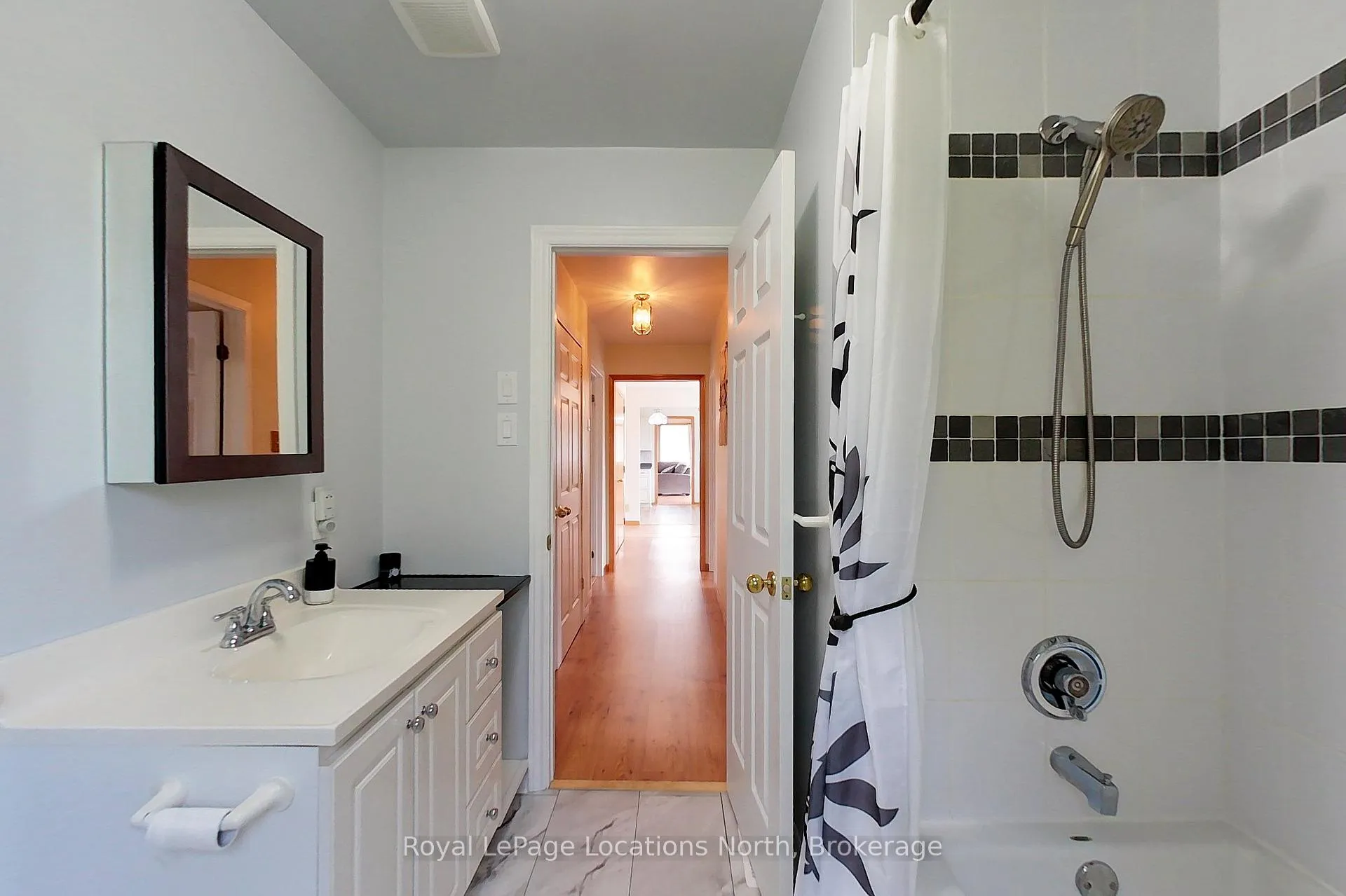 Photo 33 of 252 Lakeshore Road N, Meaford — HOMEH