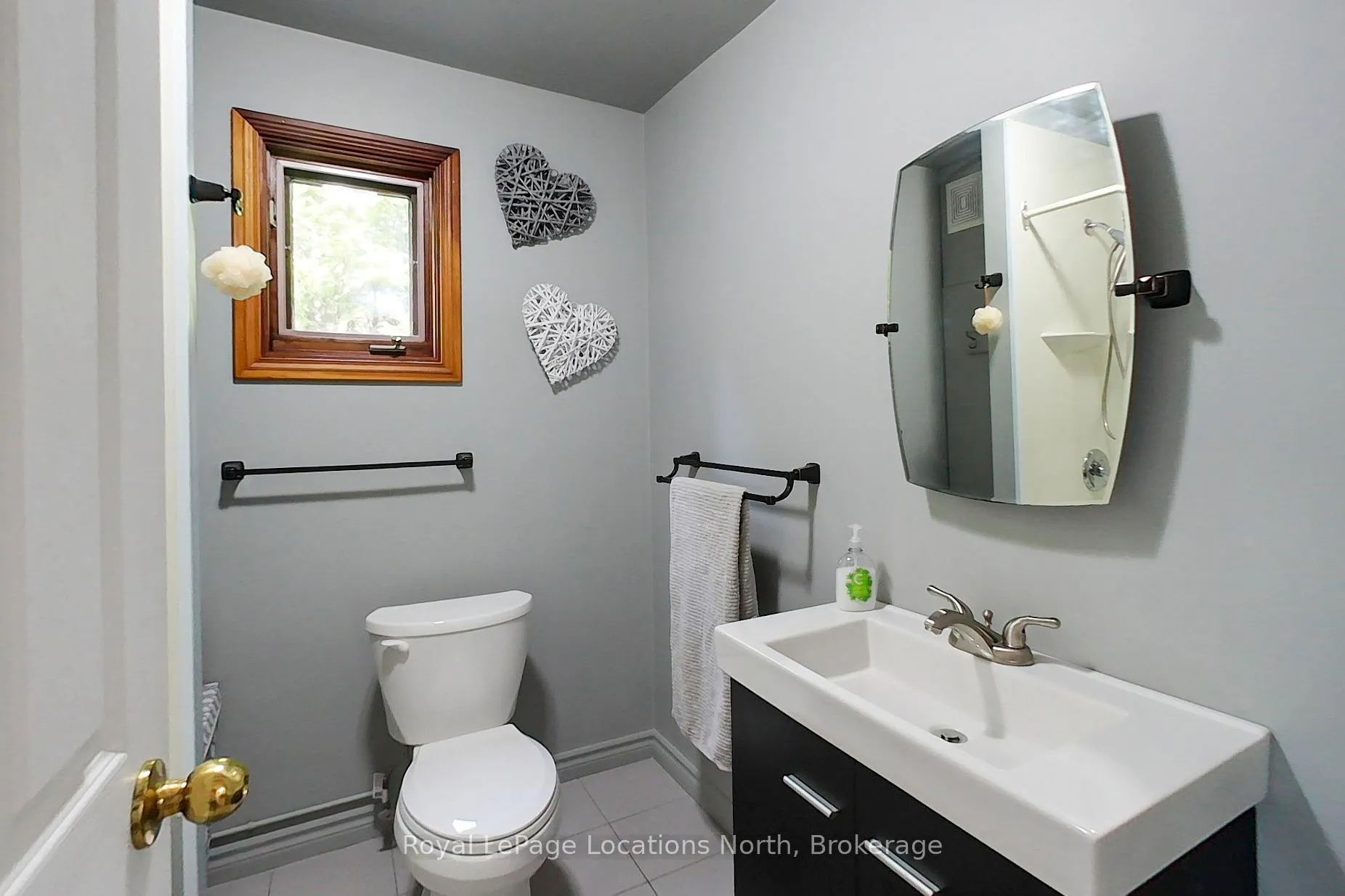 Photo 40 of 252 Lakeshore Road N, Meaford — HOMEH