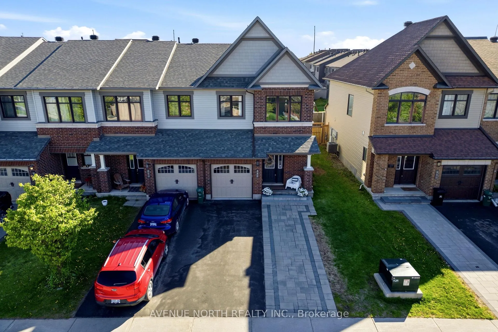 Photo 3 of 456 Brettonwood Ridge, Ottawa, Kanata - Kanata Lakes/Heritage Hills — HOMEH
