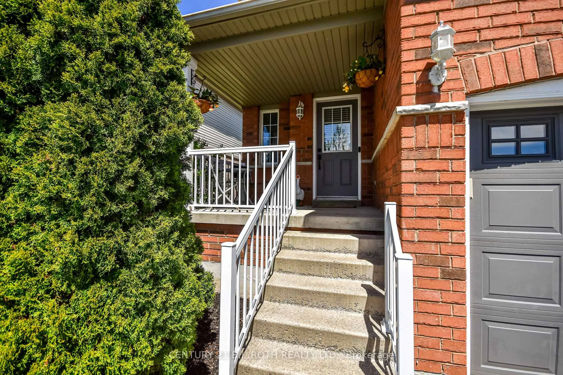 Photo 3 of 95 Bird Street, Barrie, Edgehill Drive — HOMEH