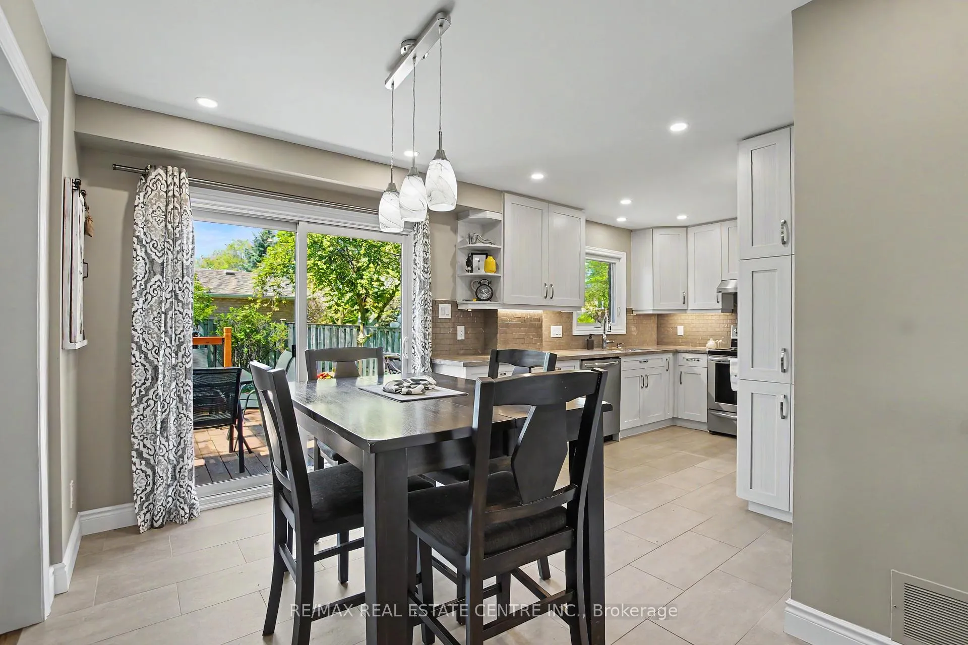 Photo 10 of 260 Coxe Boulevard, Milton, Timberlea — HOMEH