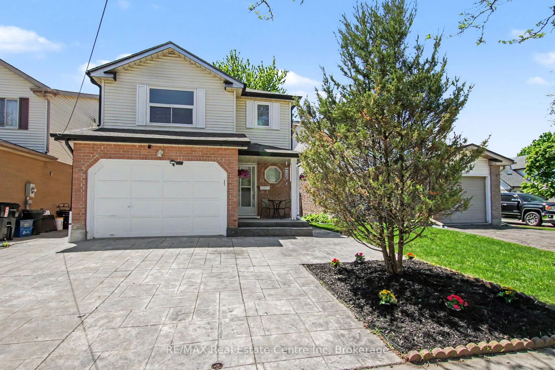 Front of 51 Camrose Court