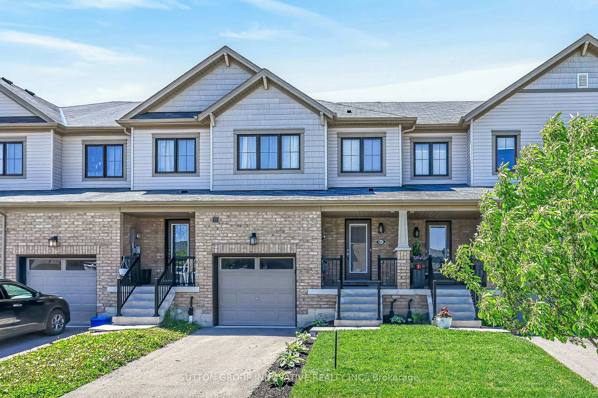 Photo 3 of 61 Prestwick Street W, Hamilton, Stoney Creek Mountain — HOMEH
