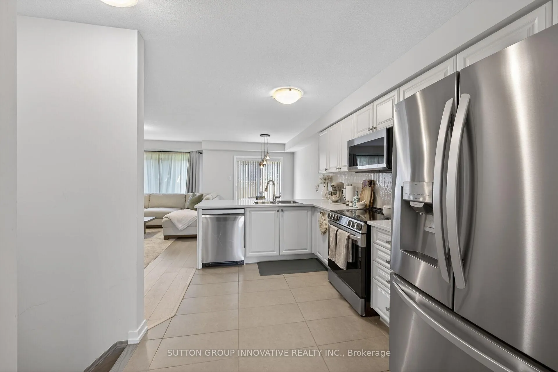 Photo 9 of 61 Prestwick Street W, Hamilton, Stoney Creek Mountain — HOMEH