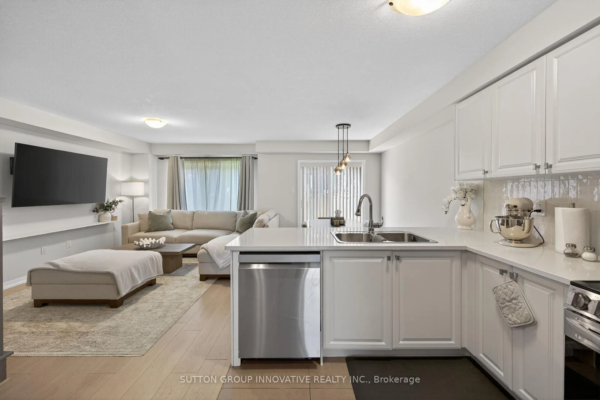 Photo 11 of 61 Prestwick Street W, Hamilton, Stoney Creek Mountain — HOMEH