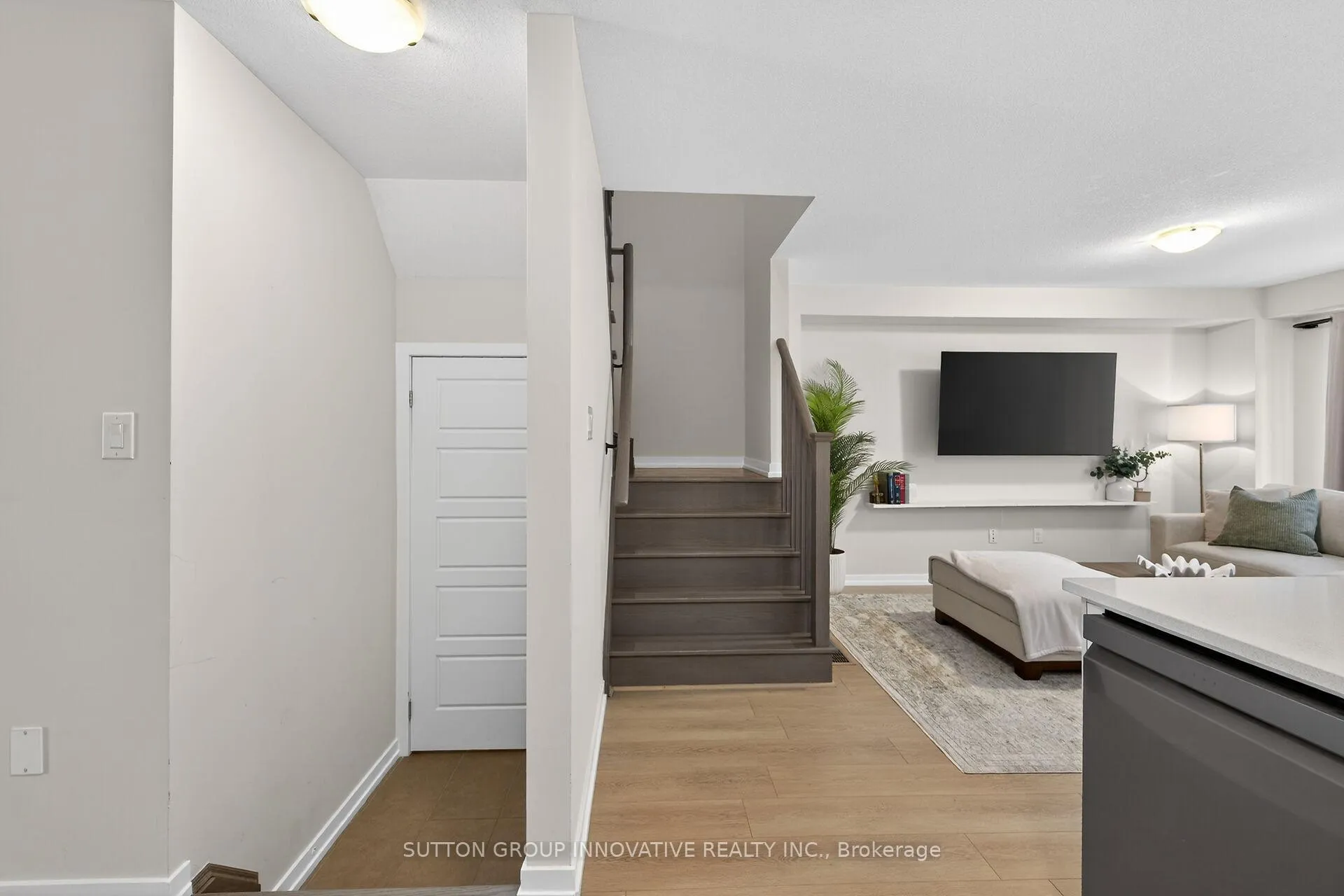Photo 14 of 61 Prestwick Street W, Hamilton, Stoney Creek Mountain — HOMEH