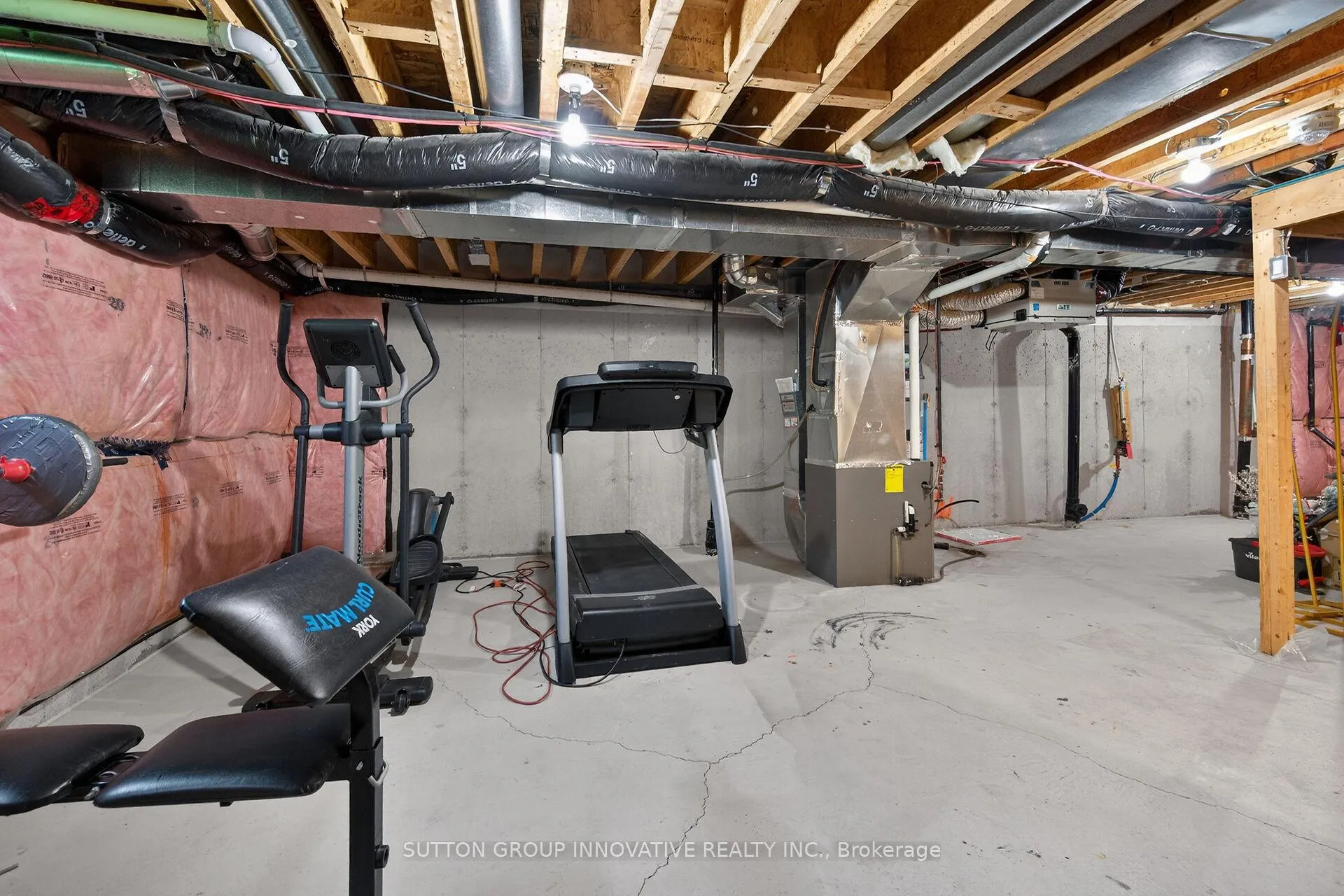 Photo 43 of 61 Prestwick Street W, Hamilton, Stoney Creek Mountain — HOMEH