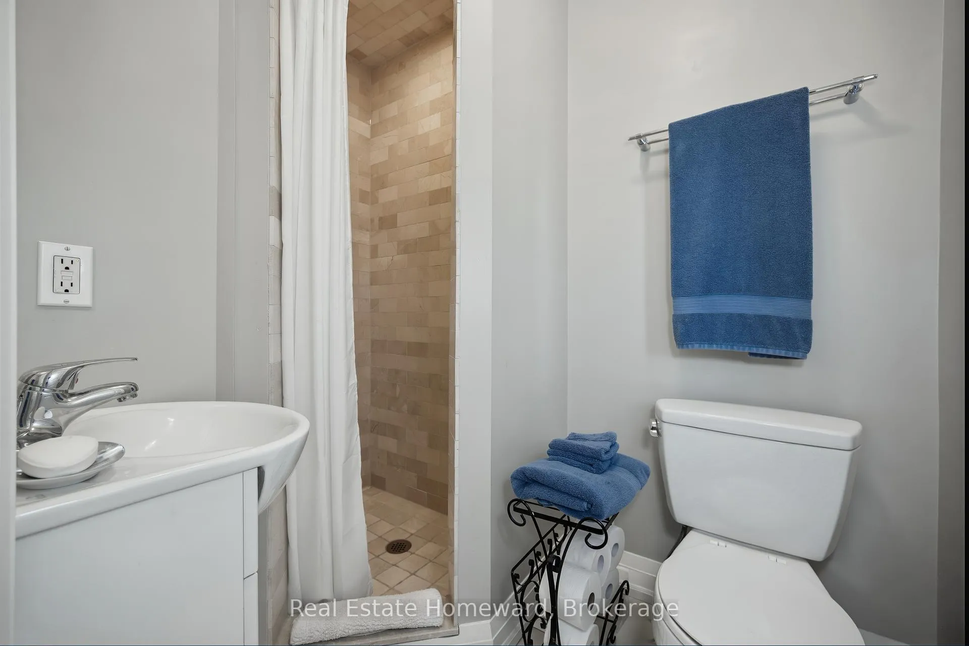 Photo 19 of 1467 Dundas Street E, Toronto, South Riverdale — HOMEH
