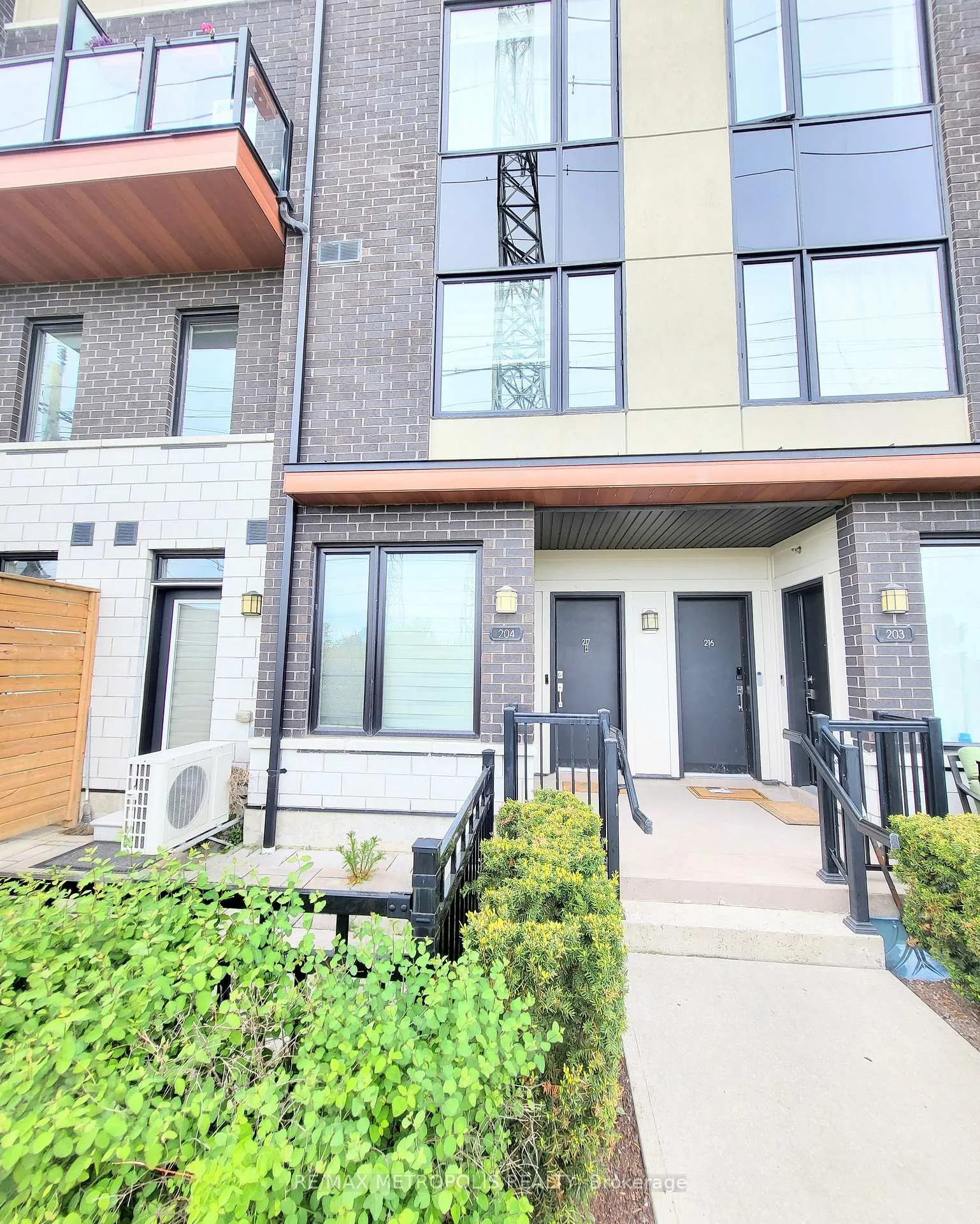 Photo 2 of Unit 204, 1555 Kingston Road, Pickering, Town Centre — HOMEH