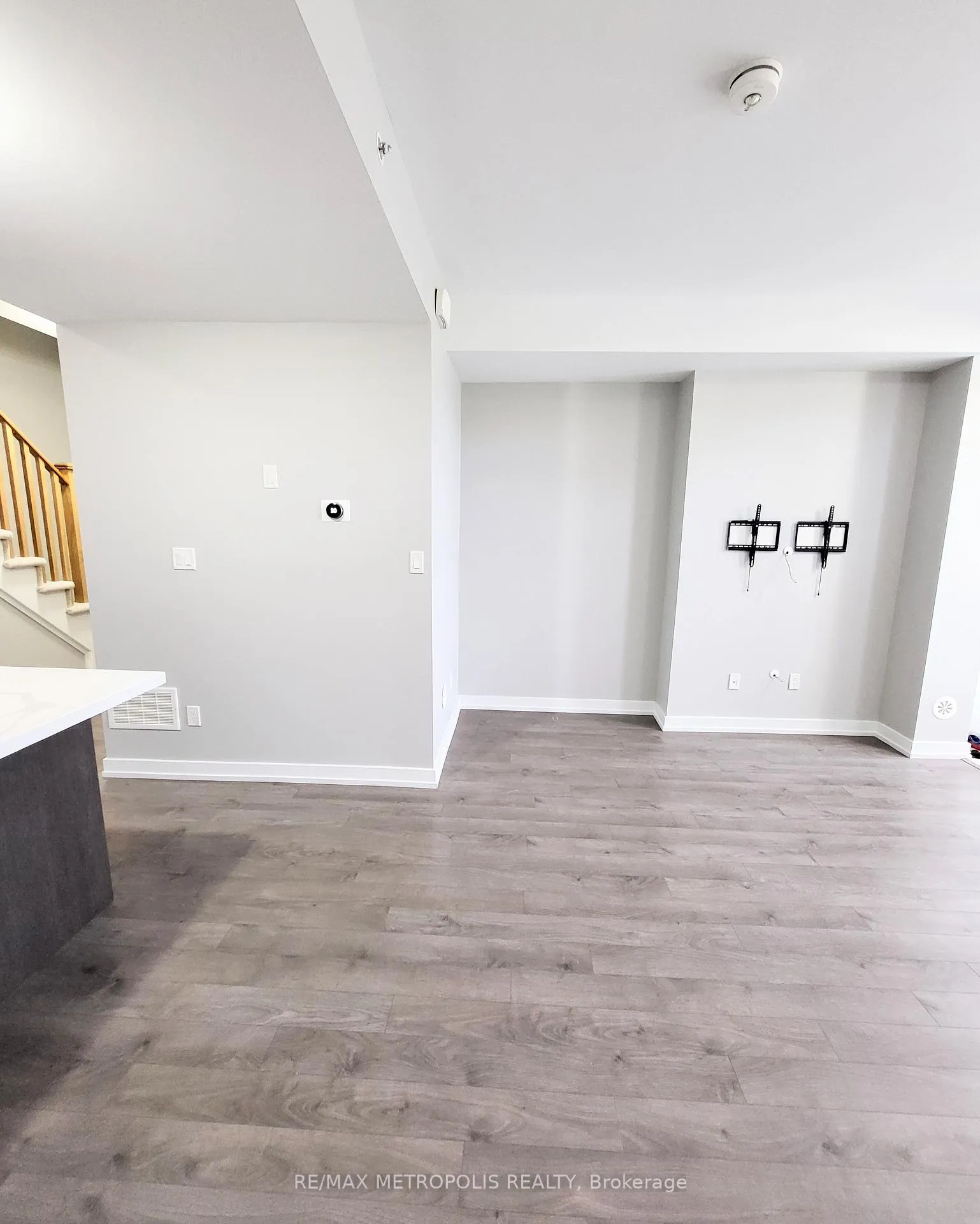 Photo 4 of Unit 204, 1555 Kingston Road, Pickering, Town Centre — HOMEH