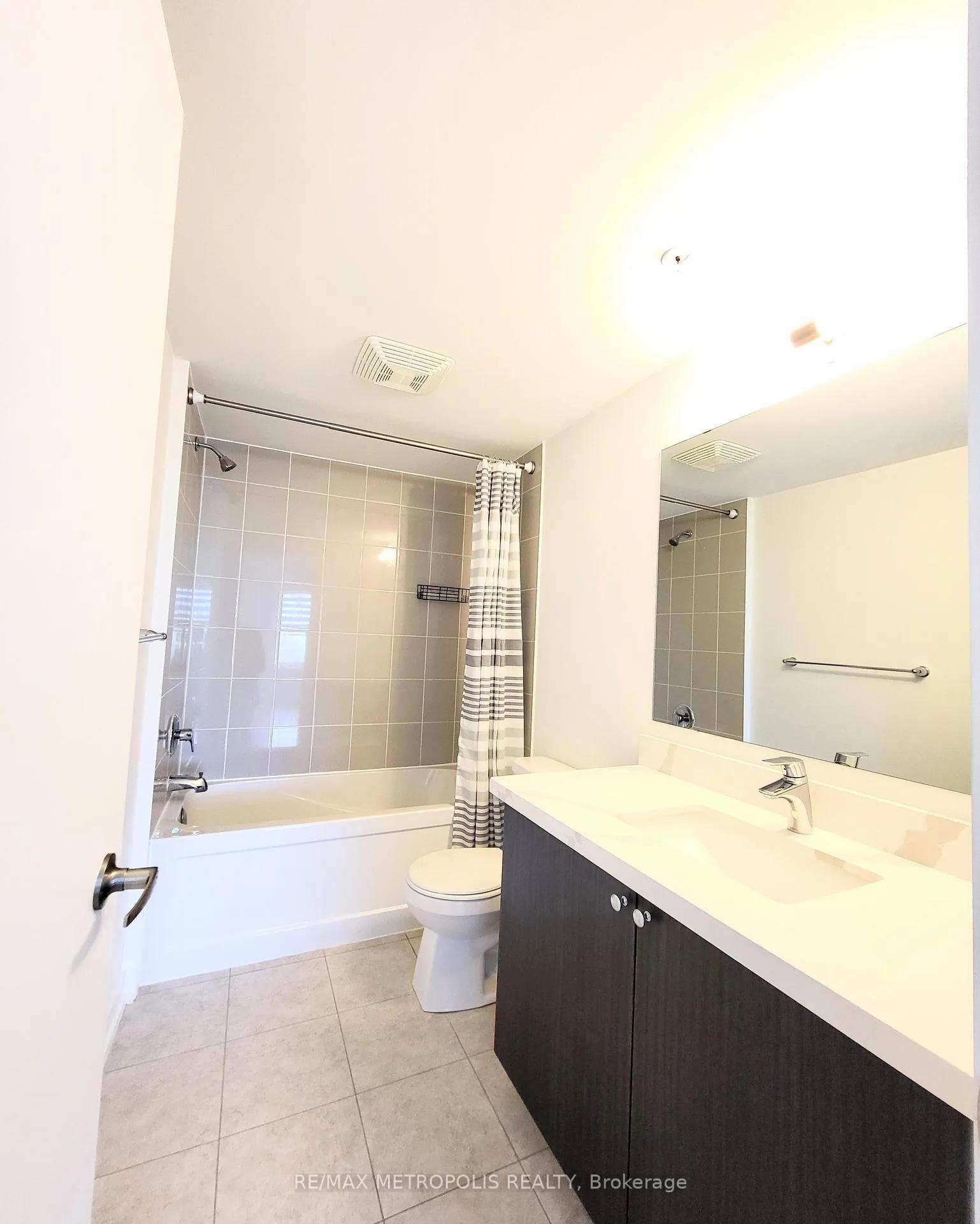 Photo 11 of Unit 204, 1555 Kingston Road, Pickering, Town Centre — HOMEH