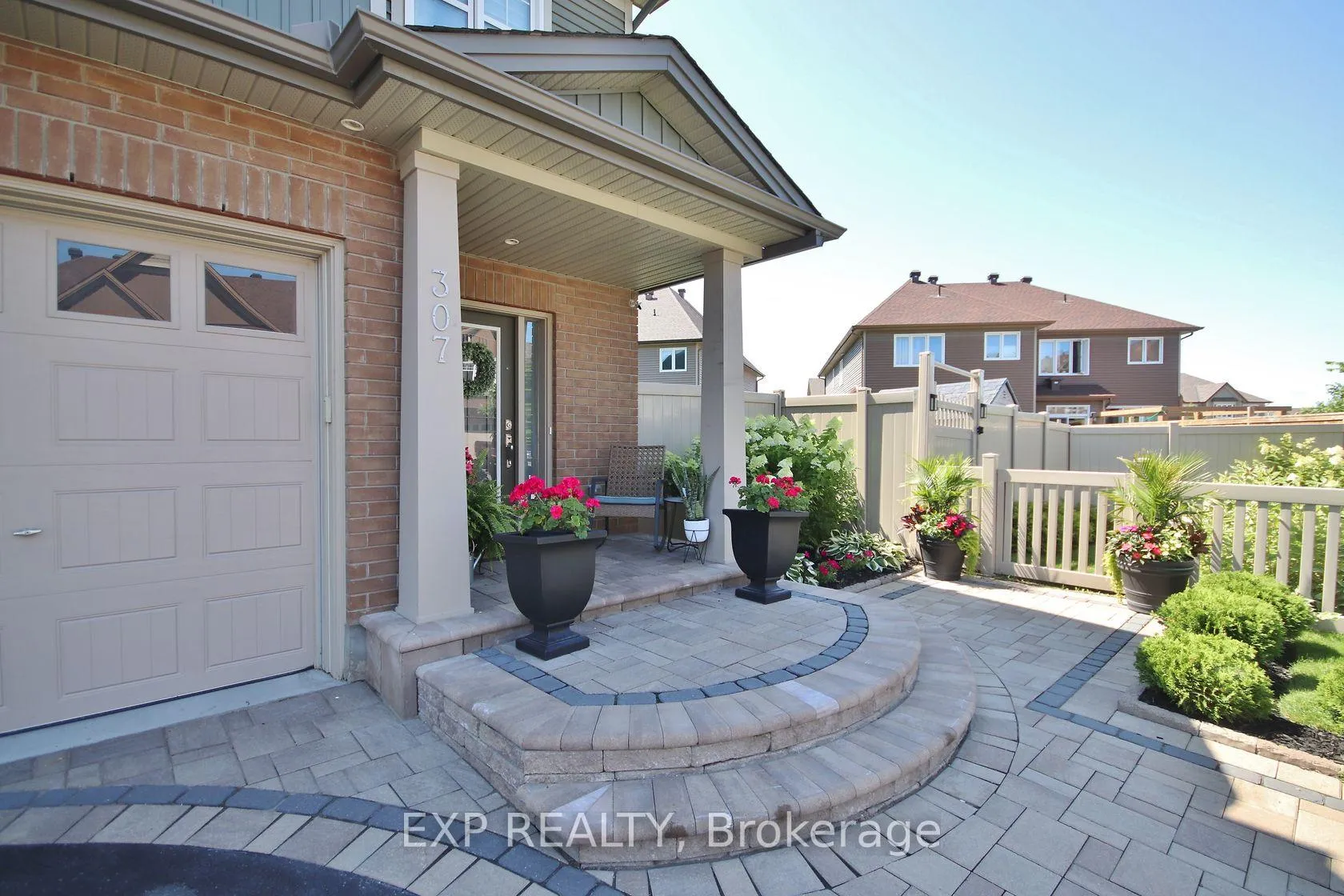 Photo 3 of 307 Fergus Crescent, Ottawa, Barrhaven - Cedargrove/Fraserdale — HOMEH