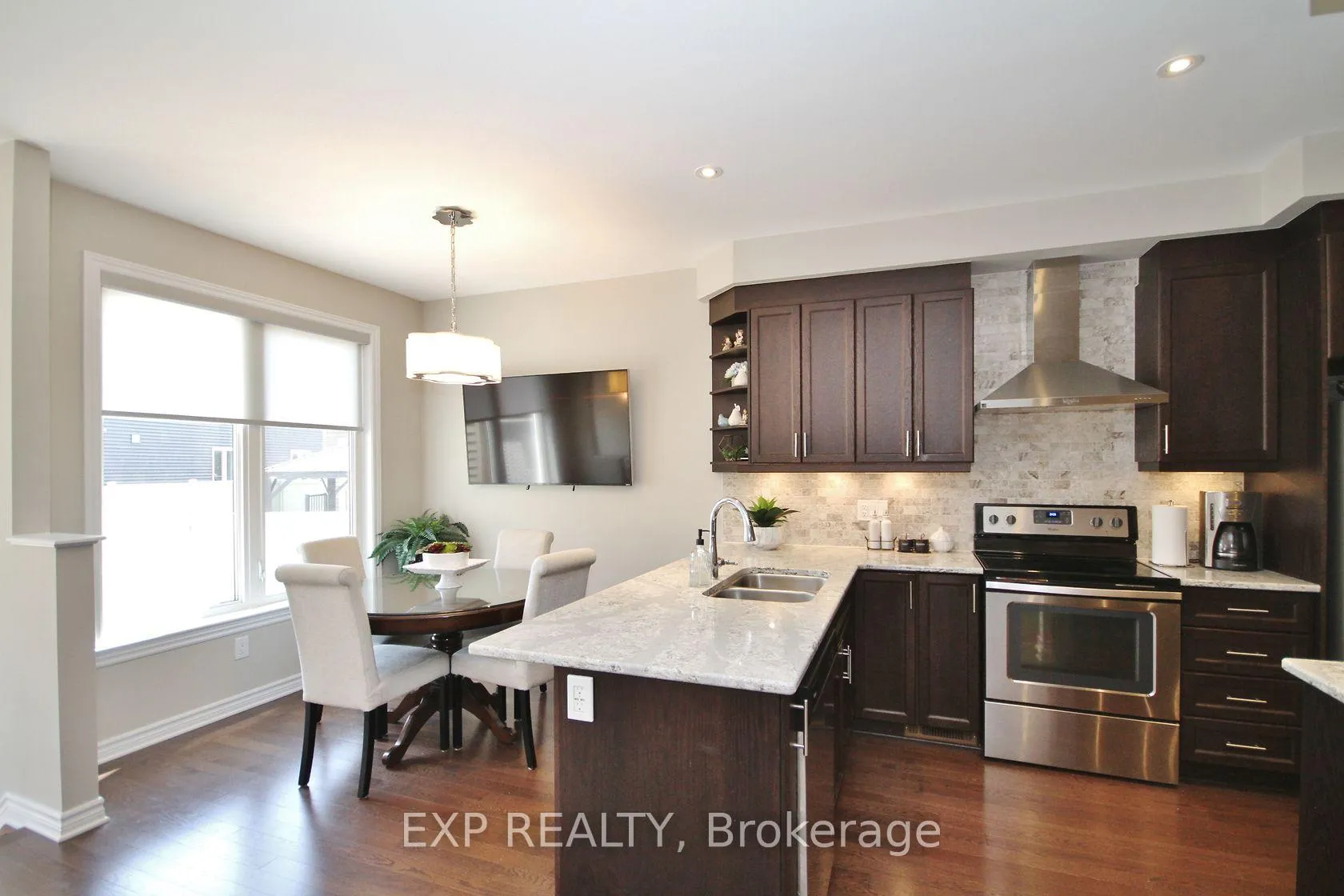Photo 10 of 307 Fergus Crescent, Ottawa, Barrhaven - Cedargrove/Fraserdale — HOMEH