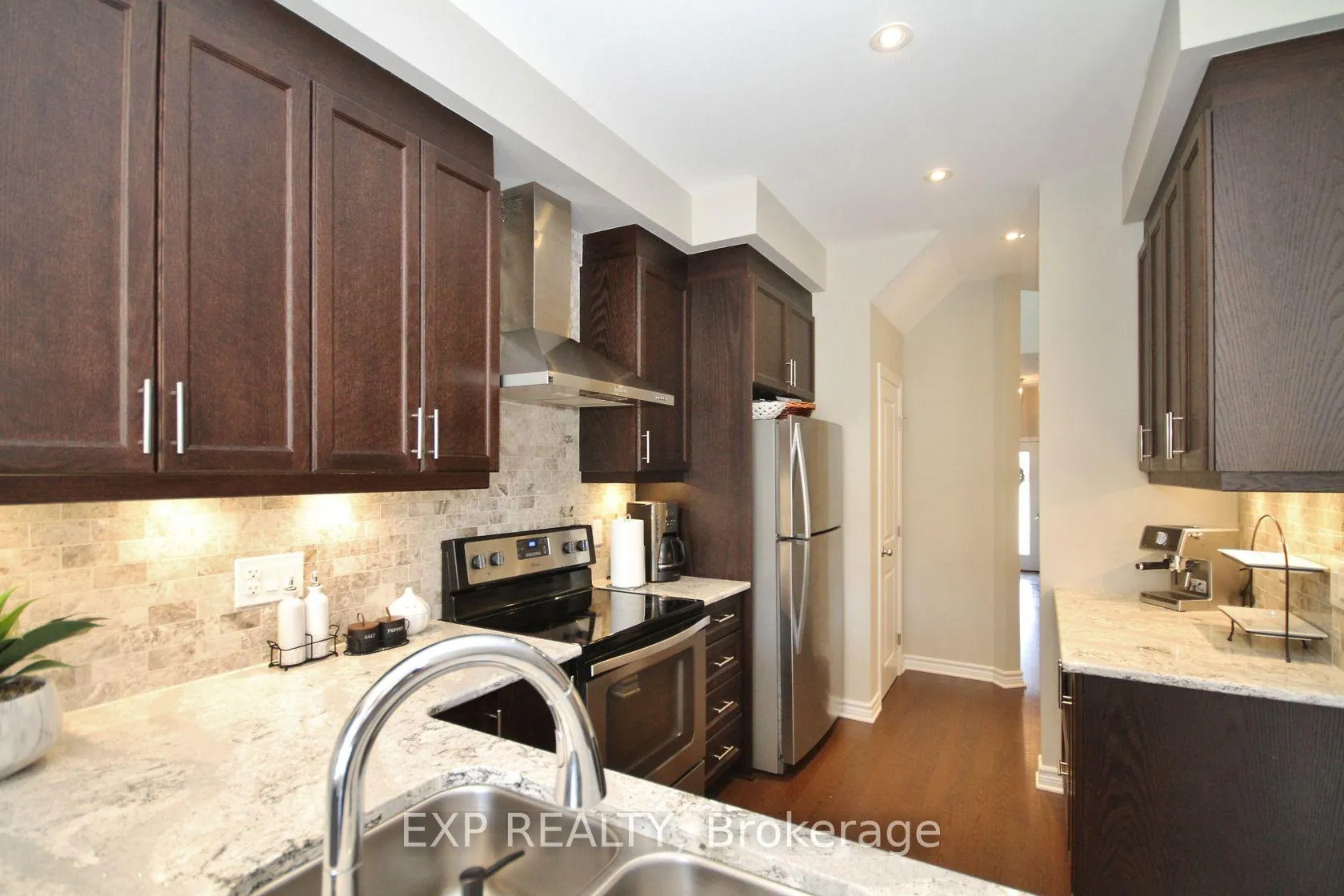 Photo 13 of 307 Fergus Crescent, Ottawa, Barrhaven - Cedargrove/Fraserdale — HOMEH