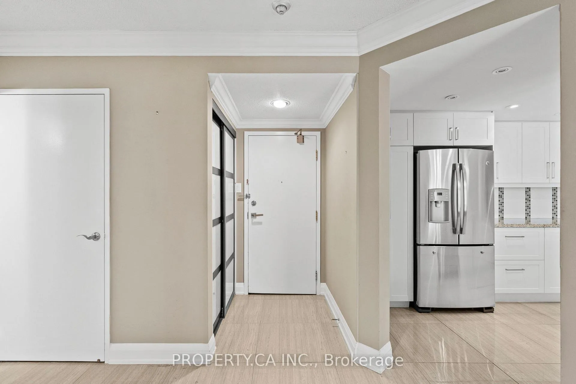 Photo 3 of Unit 101, 7601 Bathurst Street, Vaughan, Crestwood-Springfarm-Yorkhill — HOMEH