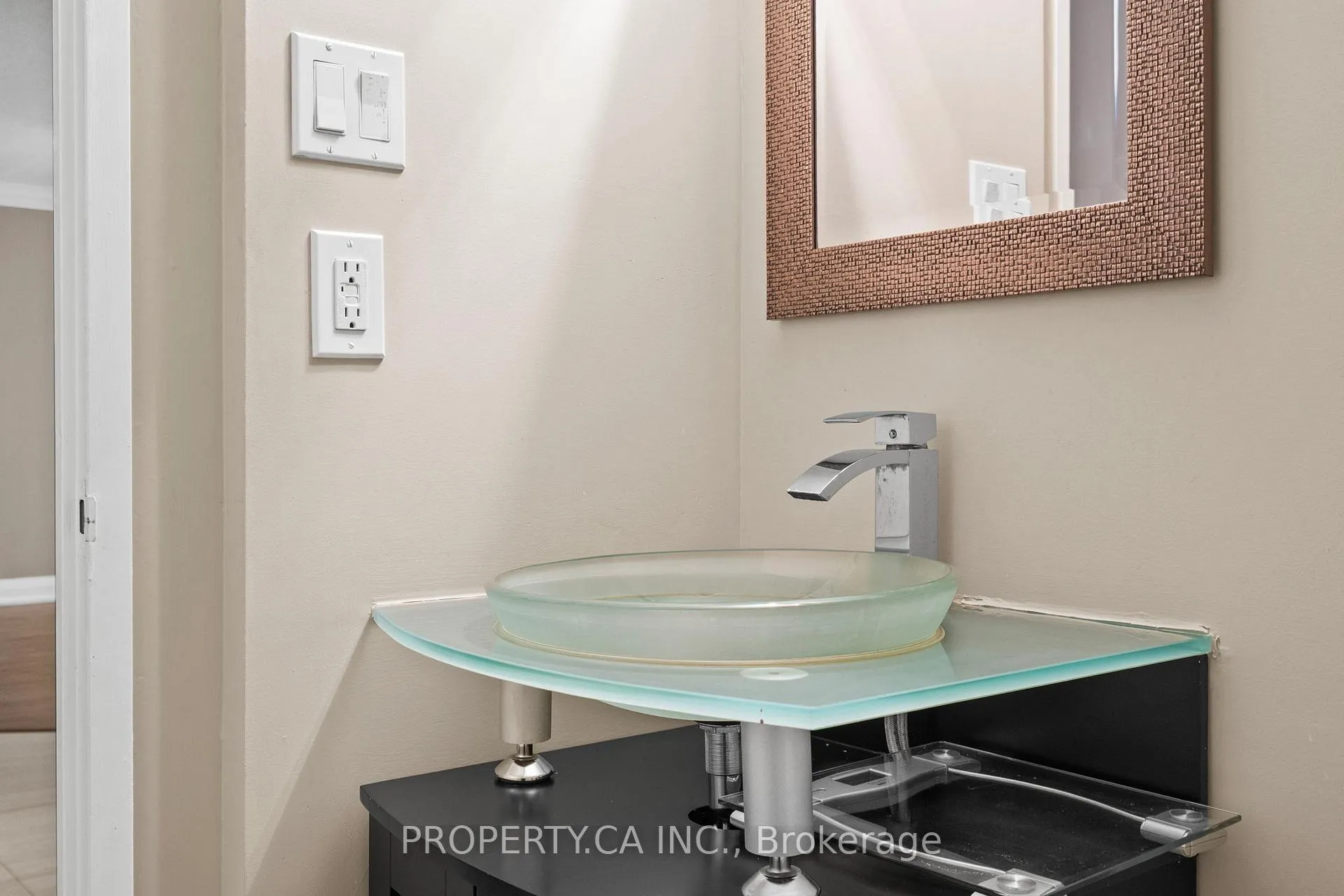Photo 12 of Unit 101, 7601 Bathurst Street, Vaughan, Crestwood-Springfarm-Yorkhill — HOMEH