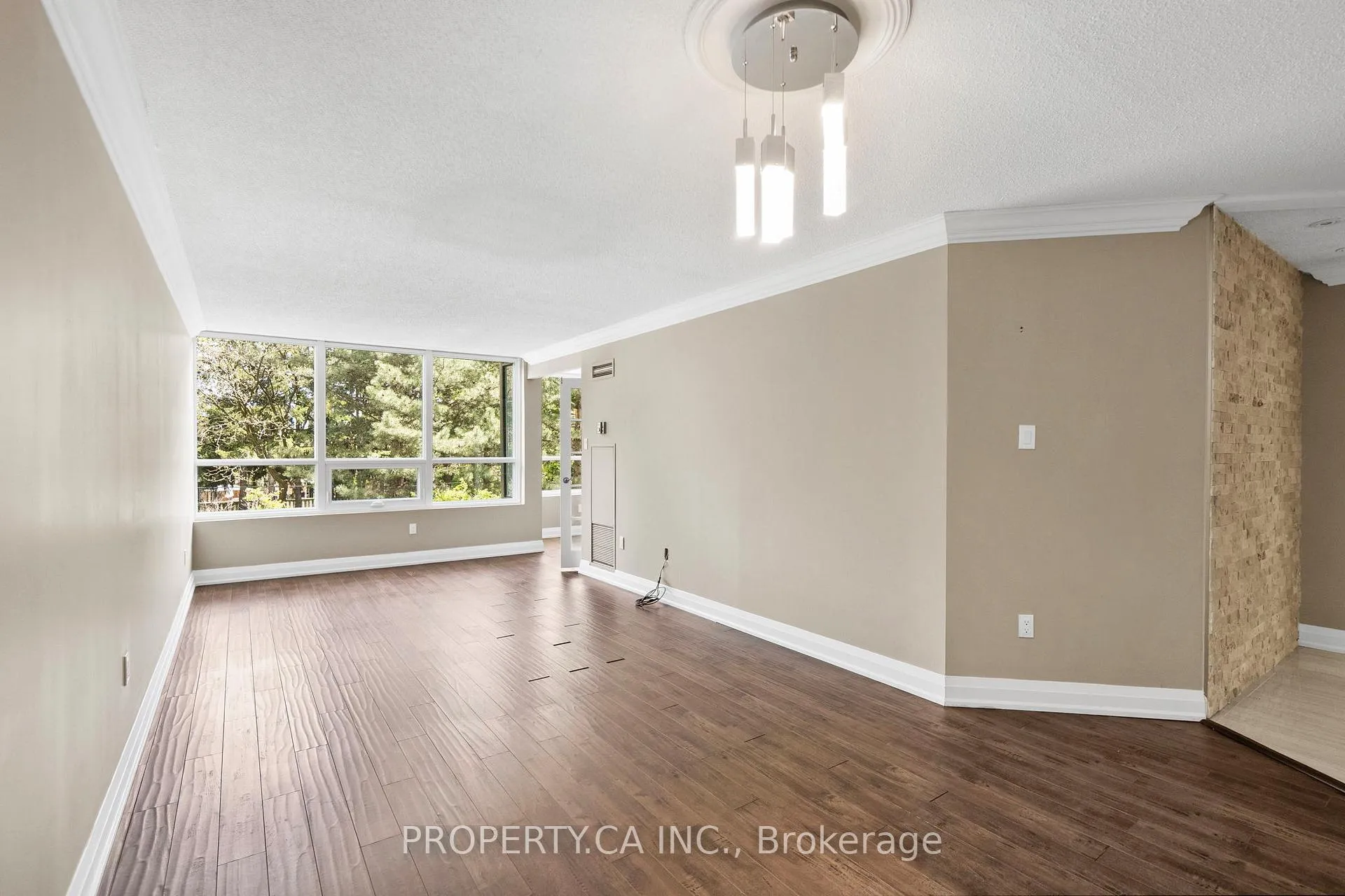 Photo 14 of Unit 101, 7601 Bathurst Street, Vaughan, Crestwood-Springfarm-Yorkhill — HOMEH