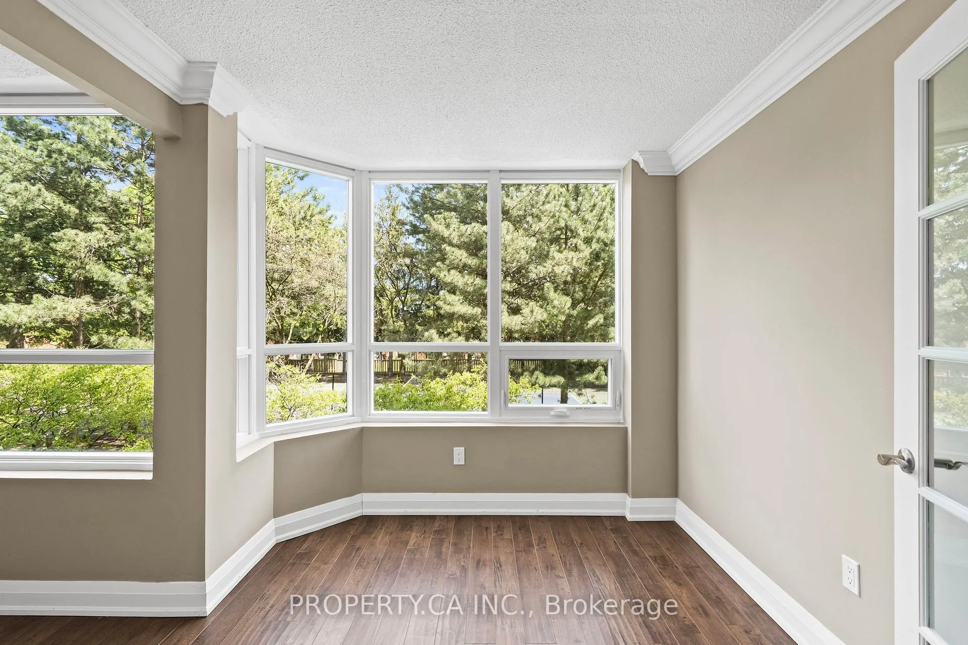 Photo 15 of Unit 101, 7601 Bathurst Street, Vaughan, Crestwood-Springfarm-Yorkhill — HOMEH